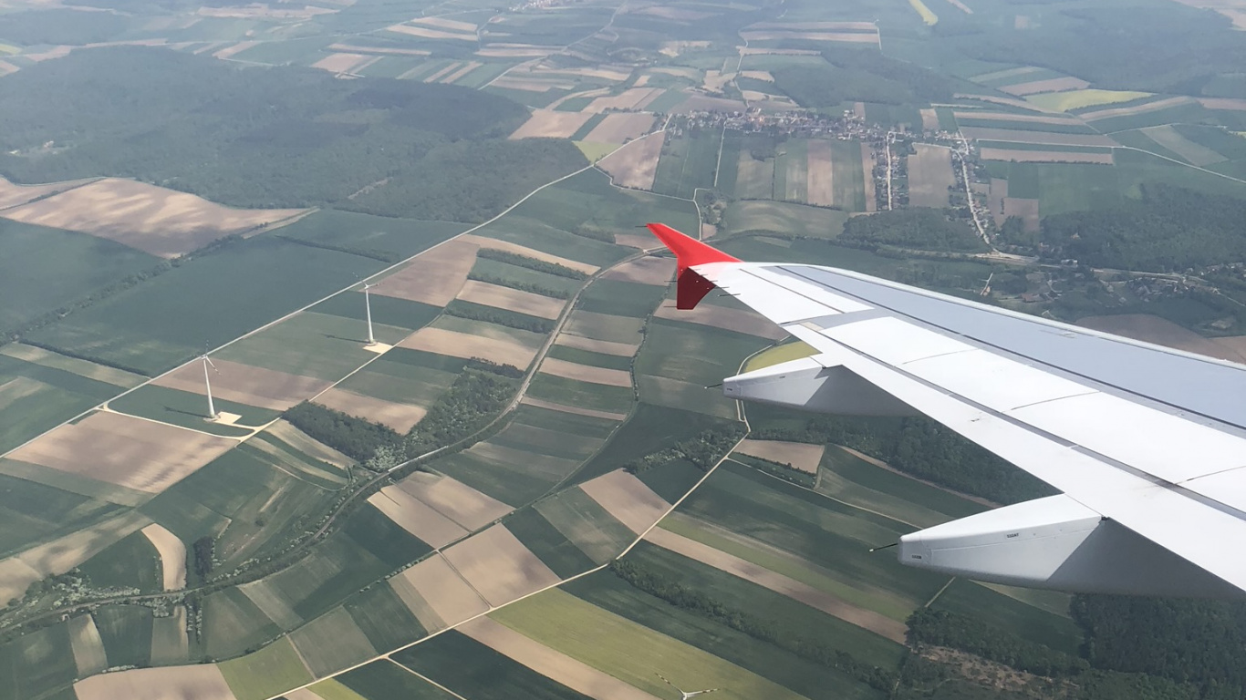 Airplane, Aircraft, Airliner, Air Travel, Atmosphere. Wallpaper in 1366x768 Resolution