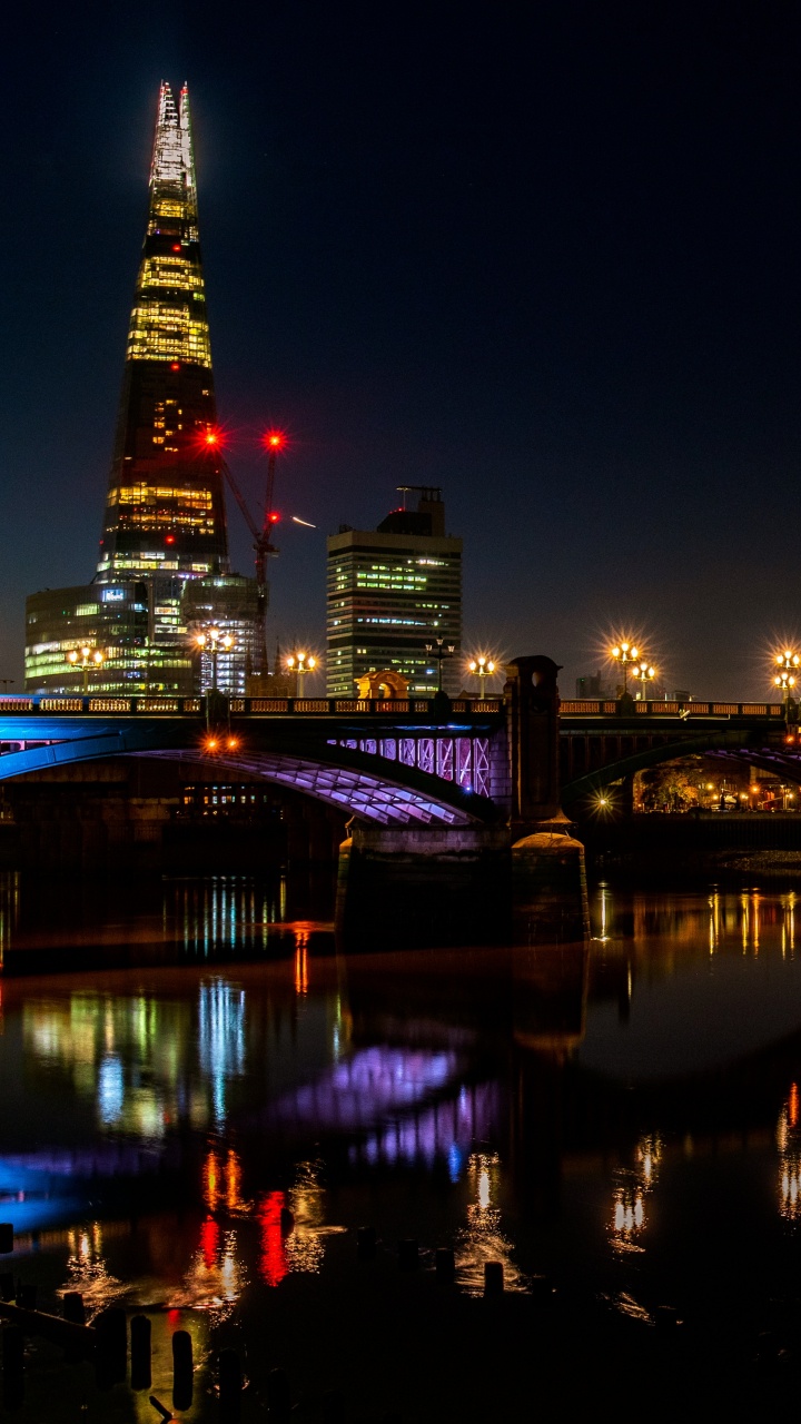 Skyline Der Stadt Bei Nacht Night. Wallpaper in 720x1280 Resolution