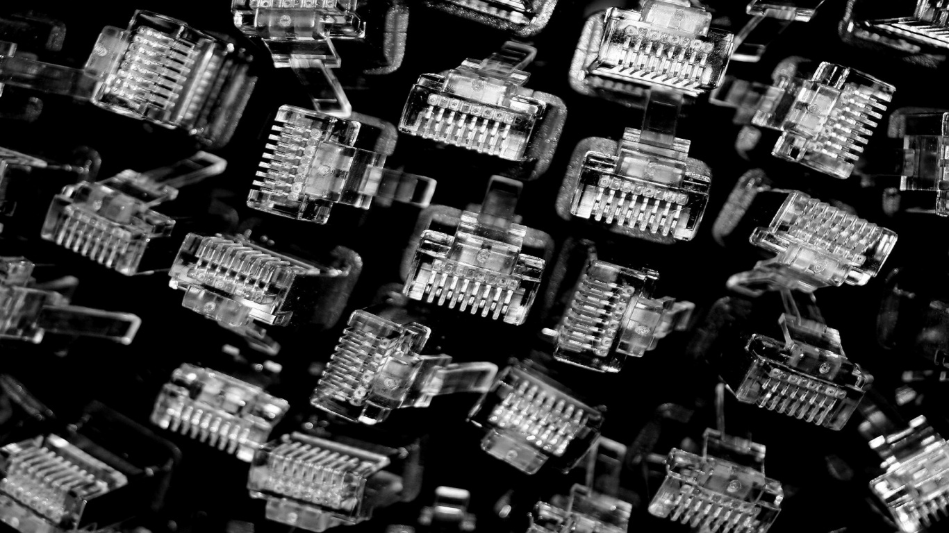 Foto en Escala de Grises de un Horizonte de la Ciudad. Wallpaper in 1366x768 Resolution