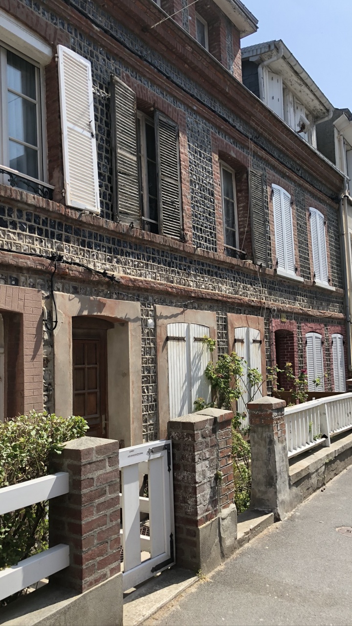 House, Real Estate, Property, Facade, Building. Wallpaper in 720x1280 Resolution