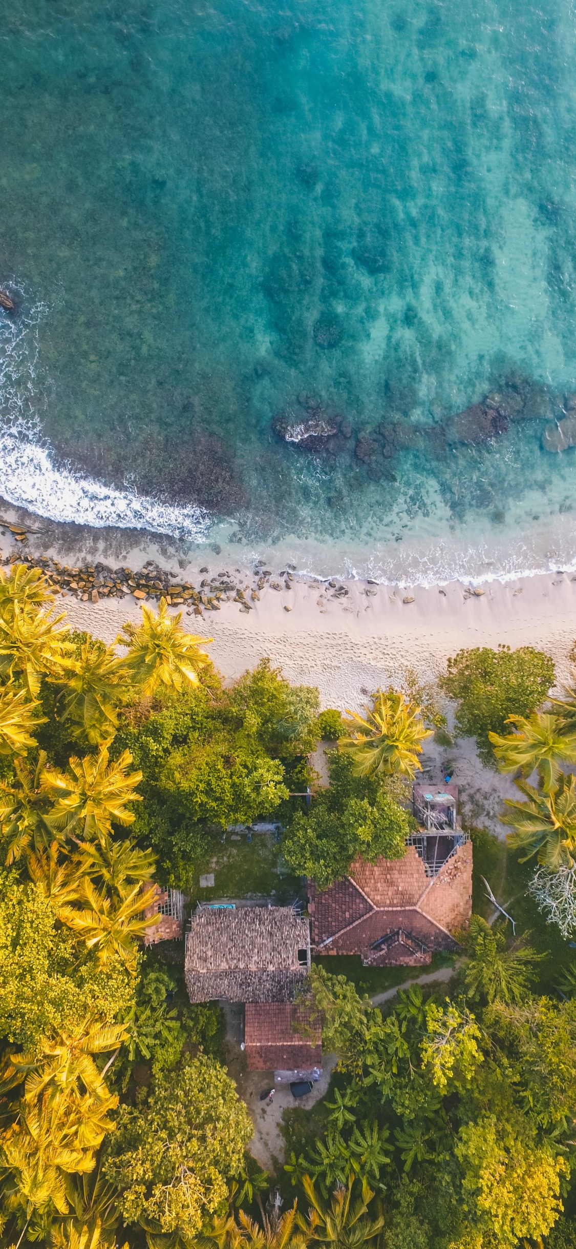 Disparo de Dron en la Playa, Playa, Arena, Orilla, Agua. Wallpaper in 1125x2436 Resolution