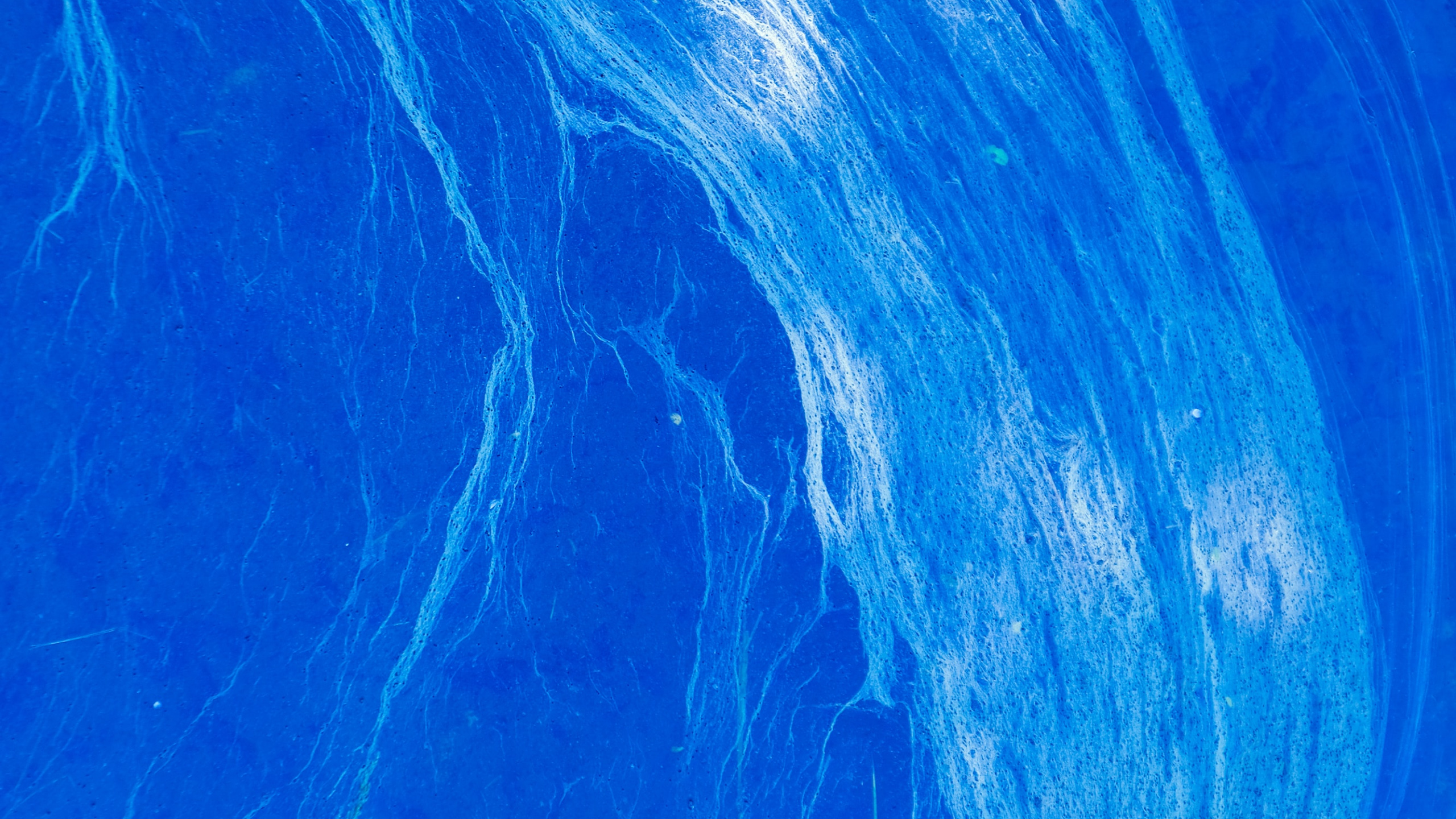 Blaue Und Braune Abstrakte Malerei. Wallpaper in 2560x1440 Resolution