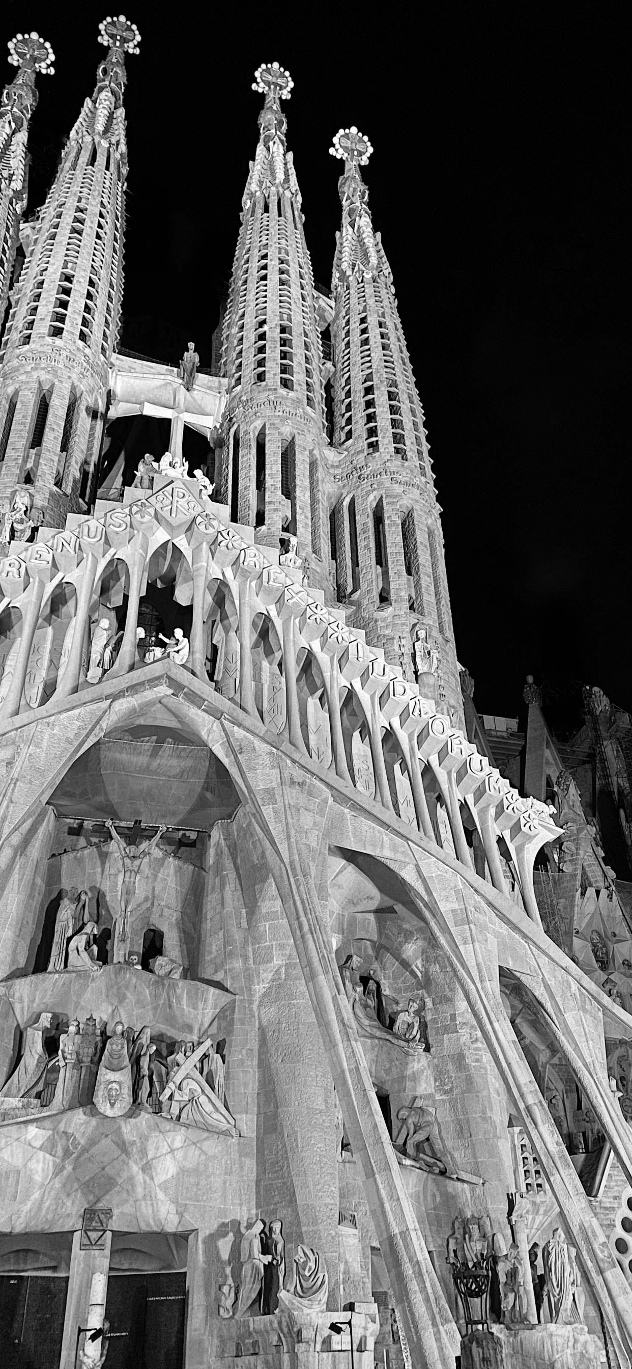 Hito, Arquitectura, Spire, la Arquitectura Gótica, la Arquitectura Medieval. Wallpaper in 1242x2688 Resolution