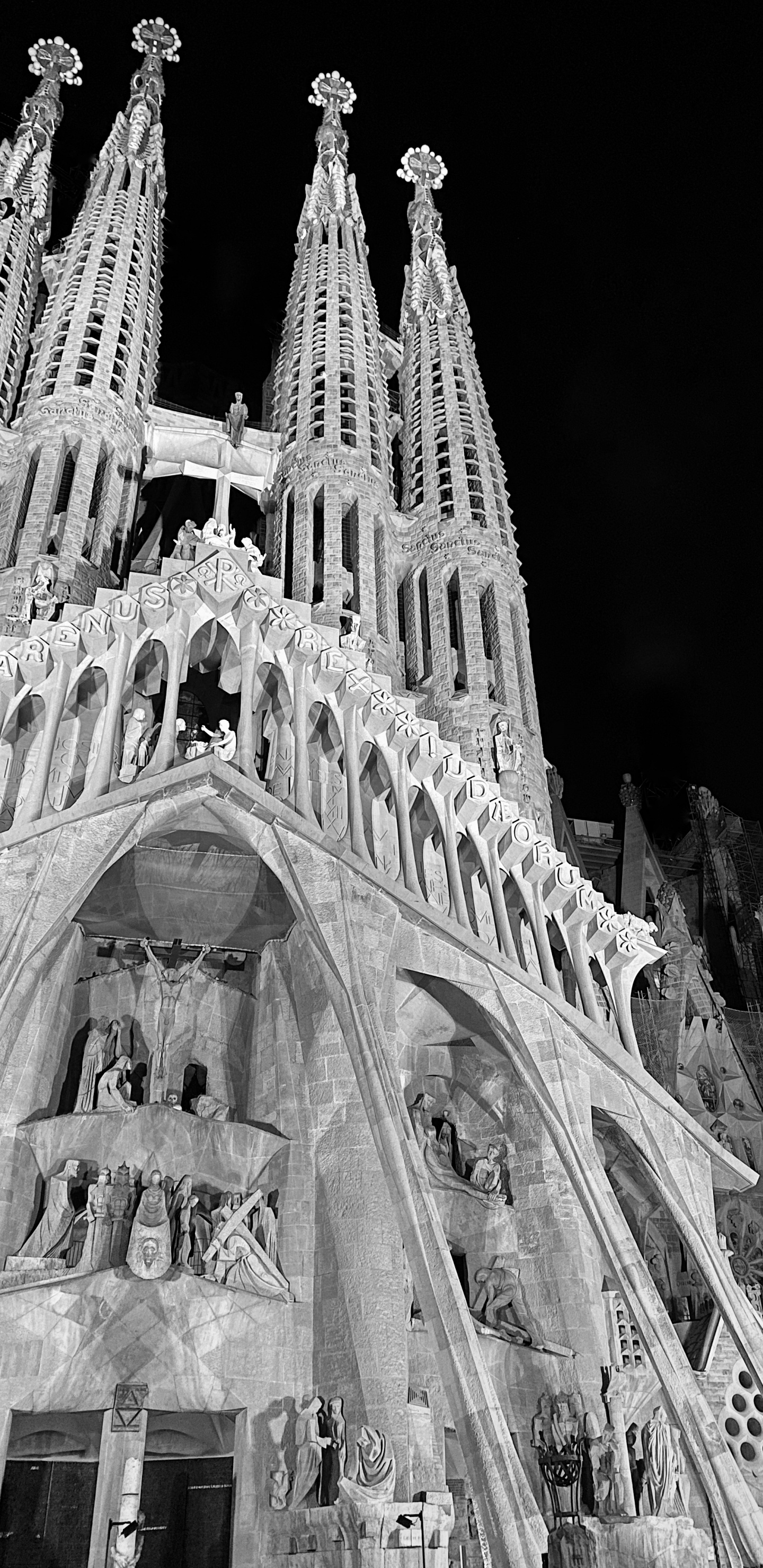 Landmark, Architecture, Night, Spire, Gothic Architecture. Wallpaper in 1440x2960 Resolution