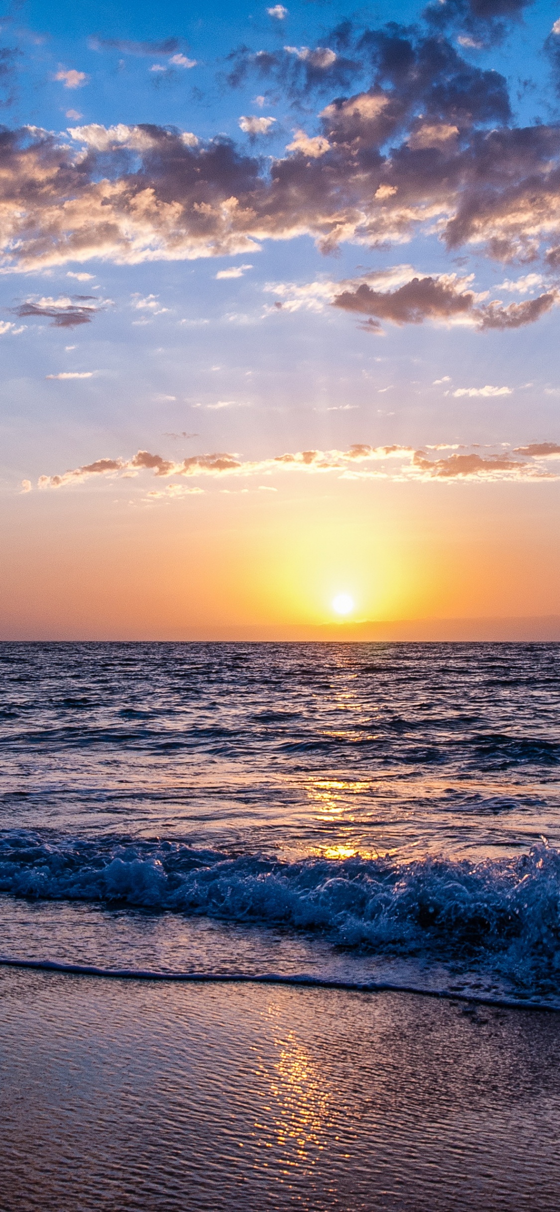 Sonnenuntergang am Strand, Strand, Sonnenuntergang, Meer, Segelbucht. Wallpaper in 1125x2436 Resolution