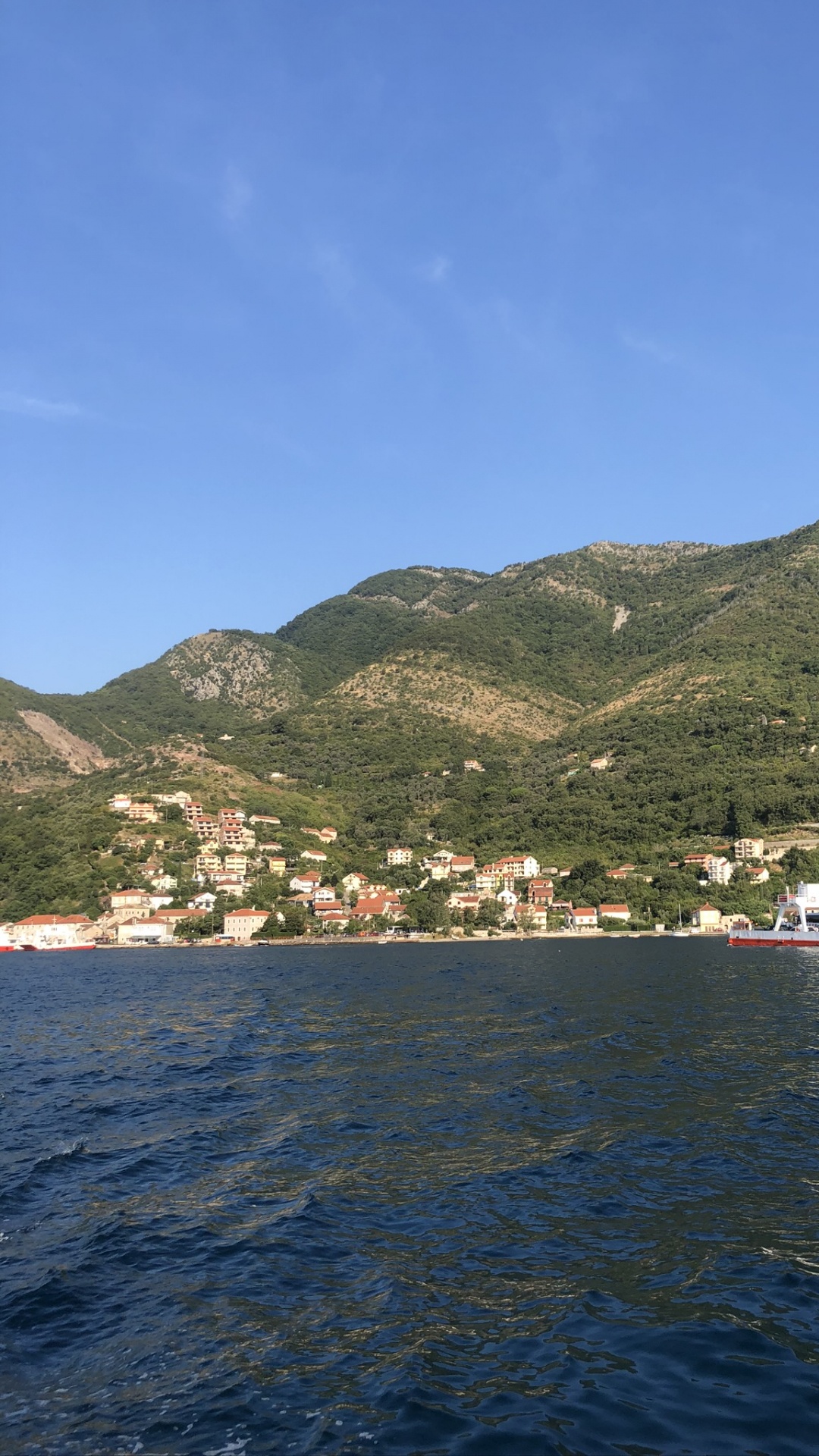 Agua, Las Formaciones Montañosas, Colina, Highland, la Vía Navegable. Wallpaper in 1080x1920 Resolution