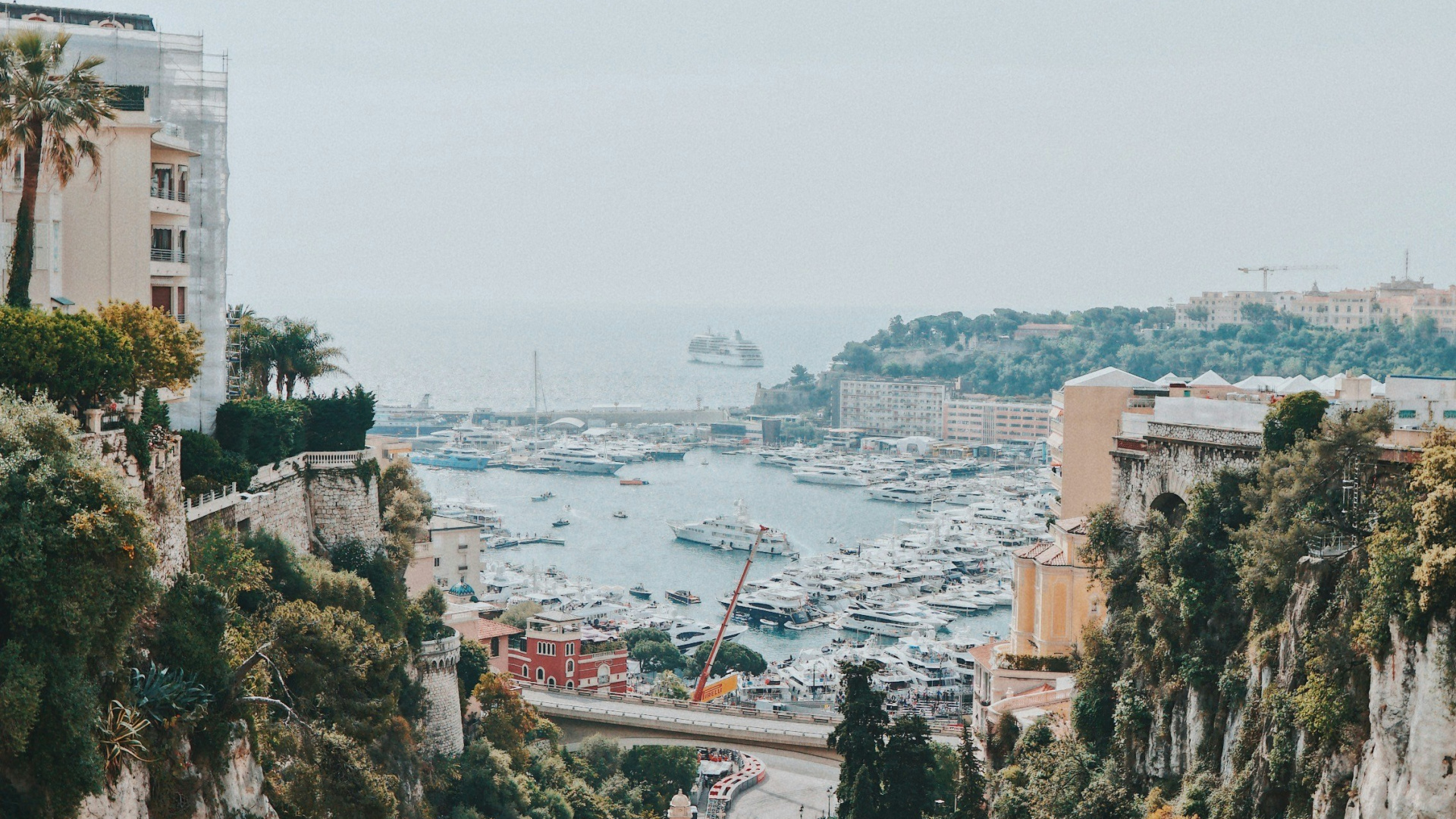 monaco city, Monte Carlo, omnes education, apples