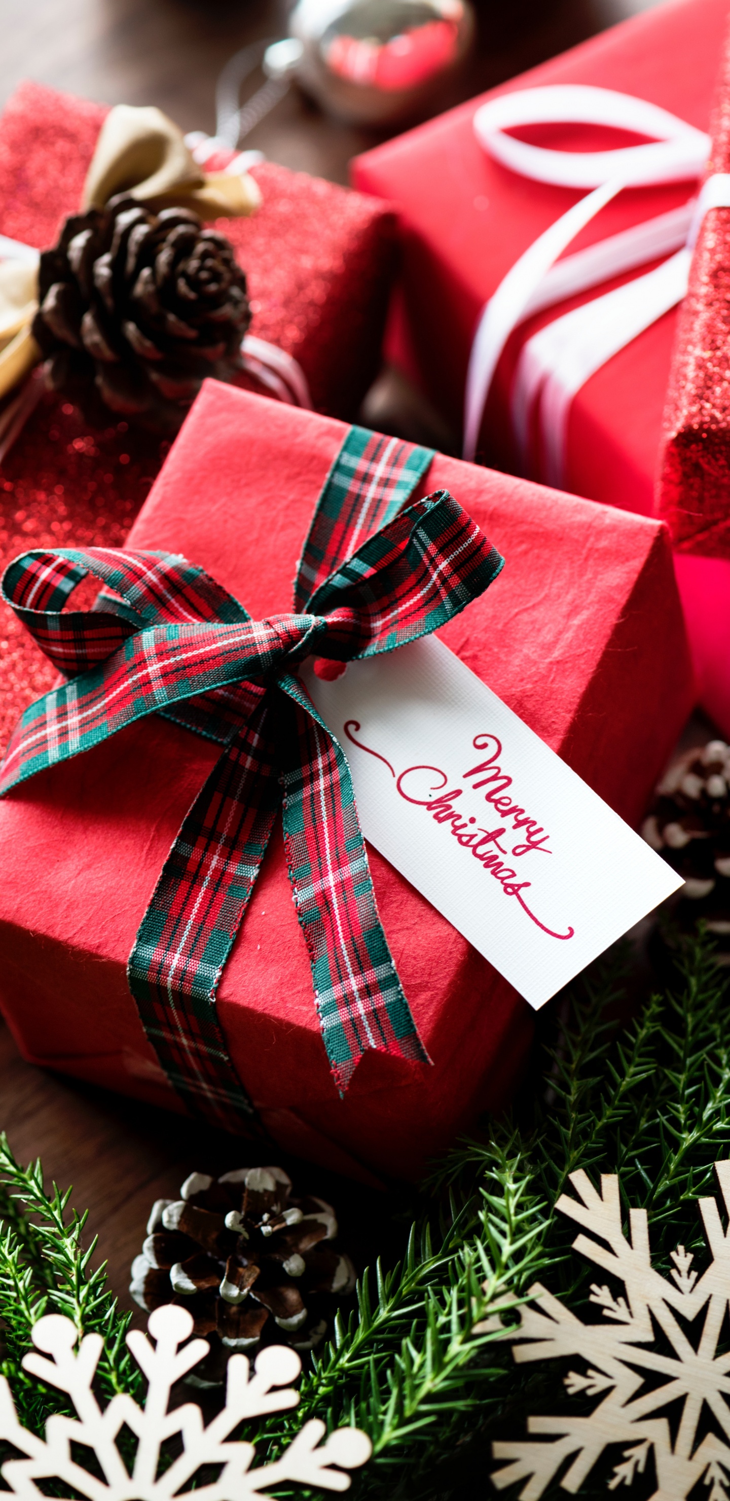 礼物, 圣诞节礼物, 礼品包装, 圣诞节那天, 丝带 壁纸 1440x2960 允许