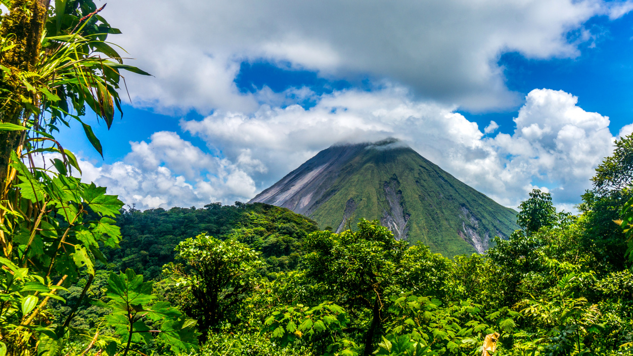 Green Trees on Mountain Under Blue Sky and White Clouds During Daytime. Wallpaper in 1280x720 Resolution