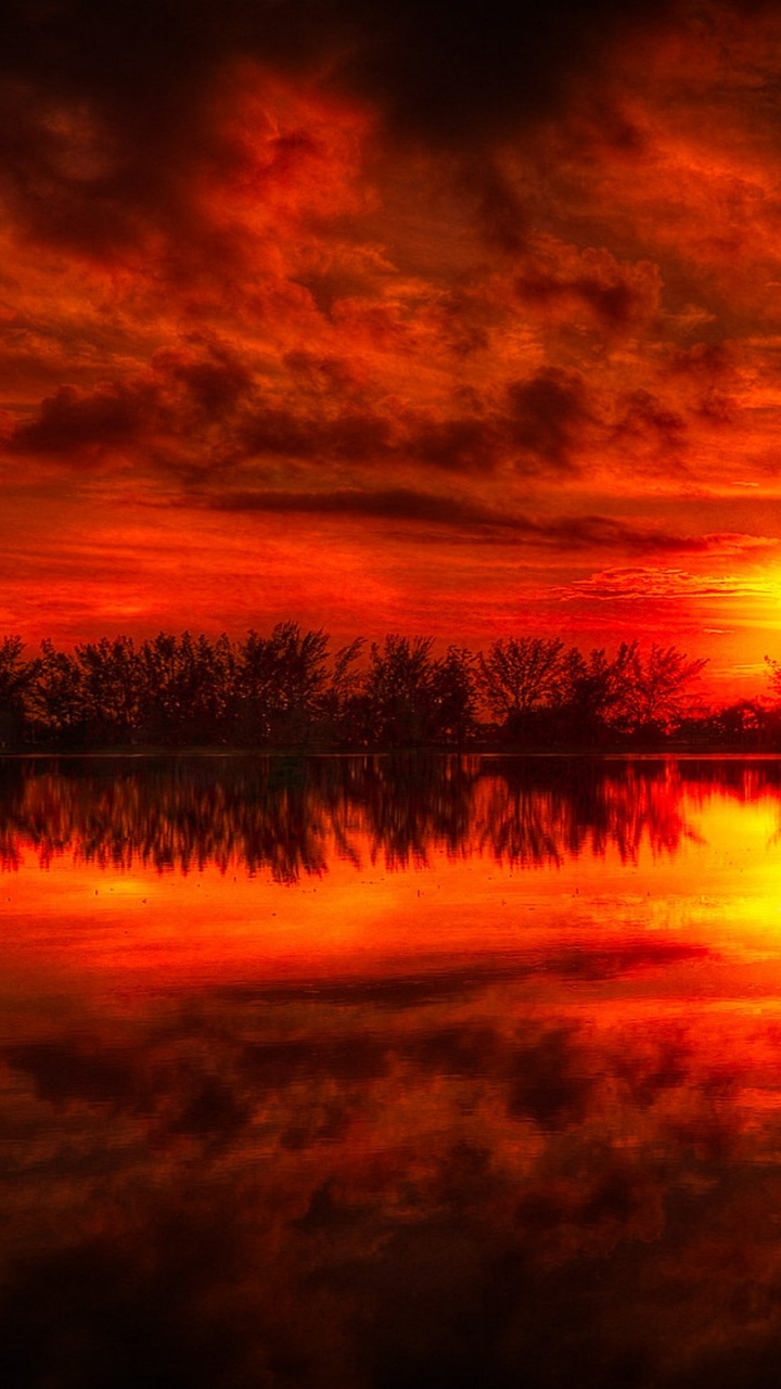 Plan D'eau au Coucher du Soleil. Wallpaper in 720x1280 Resolution