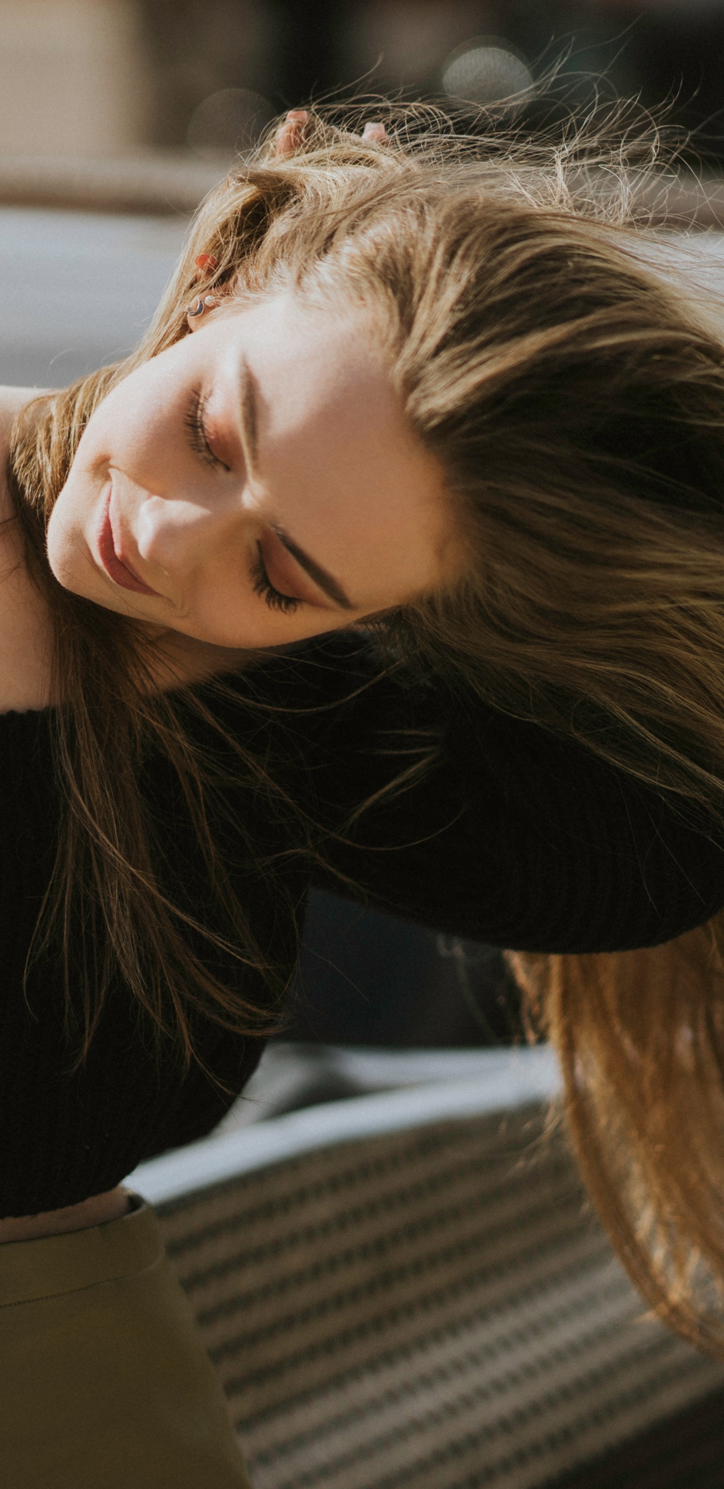 Cabello, Rubia, Belleza, Hombro, el Pelo Largo. Wallpaper in 1440x2960 Resolution