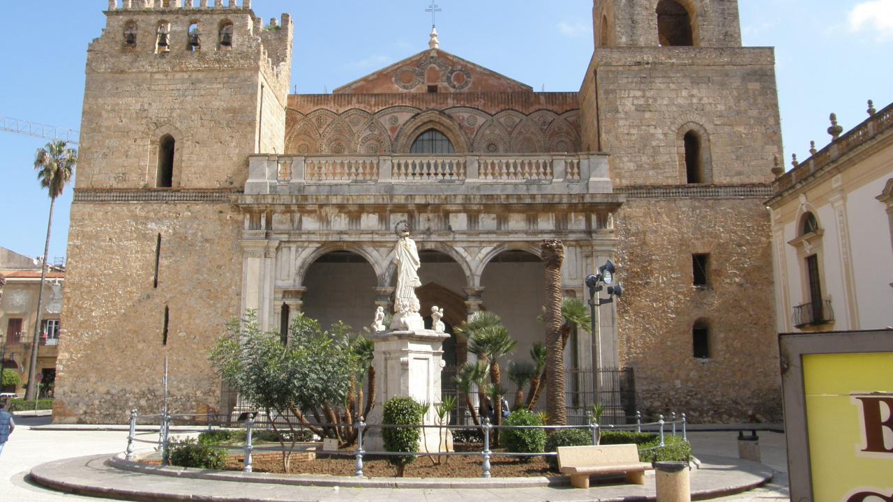 Brown Concrete Building During Daytime. Wallpaper in 1280x720 Resolution