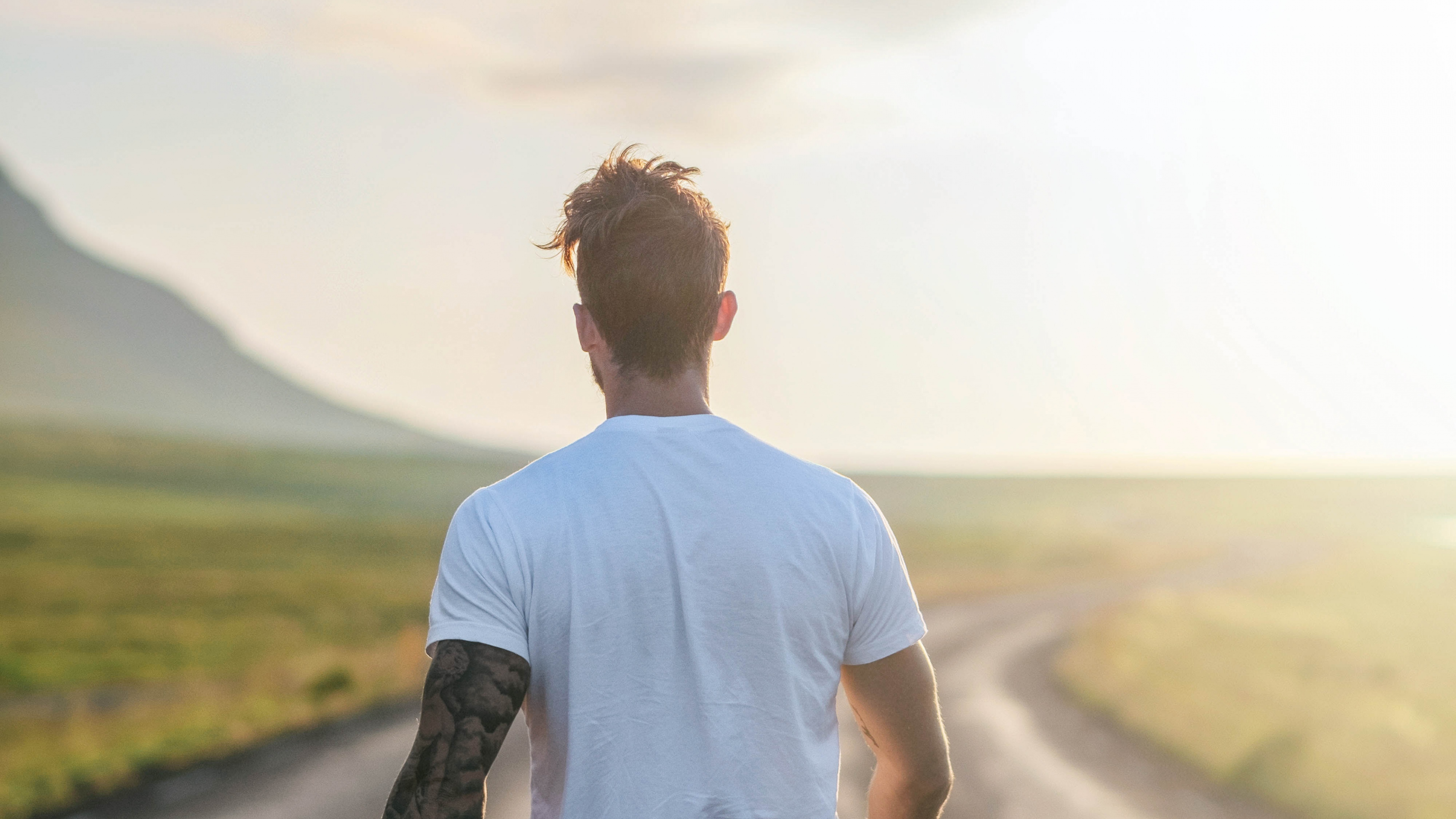 People in Nature, Standing, Yellow, Road, Snapshot. Wallpaper in 3840x2160 Resolution