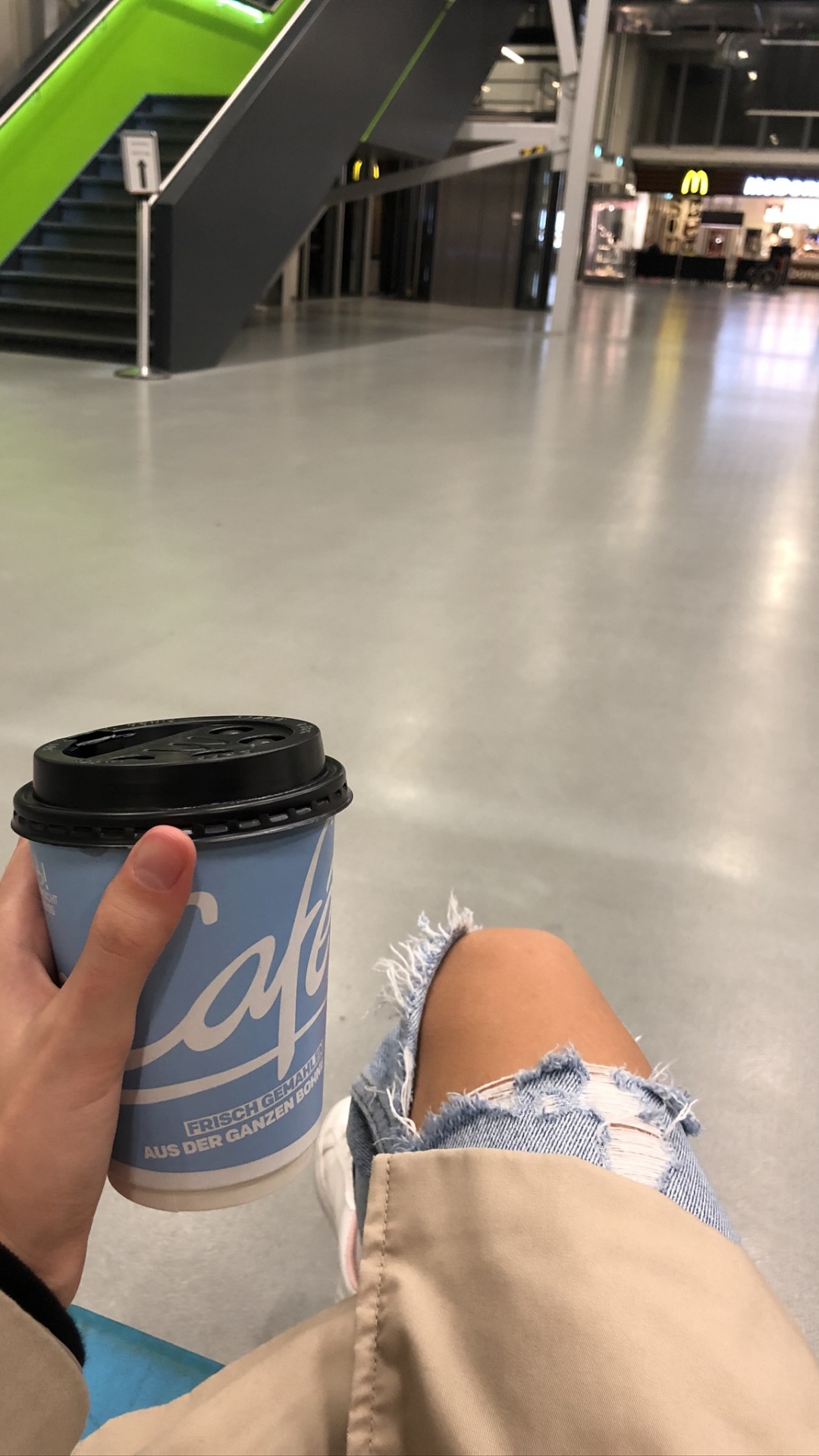 Floor, Cars, Calf, Physical Fitness, Human Leg. Wallpaper in 1080x1920 Resolution