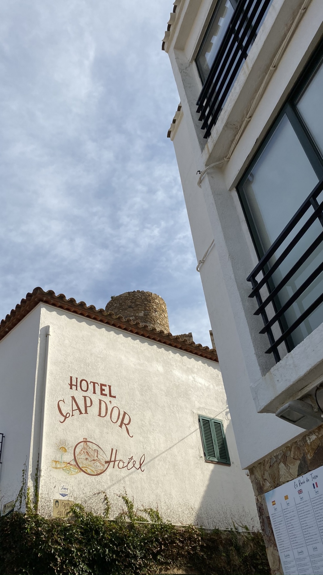 Inmueble, Zona Residencial, Faade, Techo, Apartamento. Wallpaper in 1080x1920 Resolution