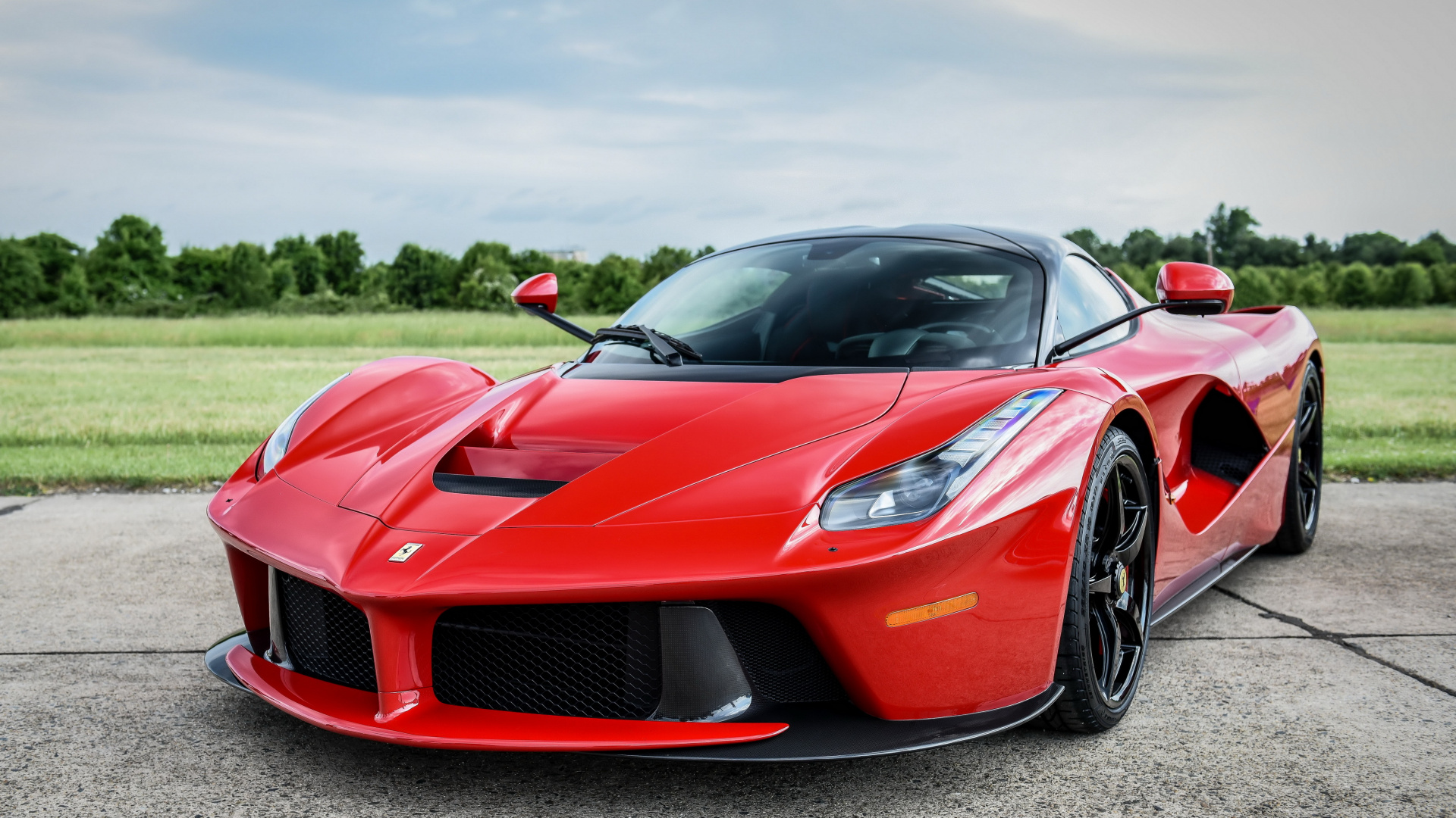 Ferrari 458 Italia Rojo en la Carretera Durante el Día. Wallpaper in 1920x1080 Resolution