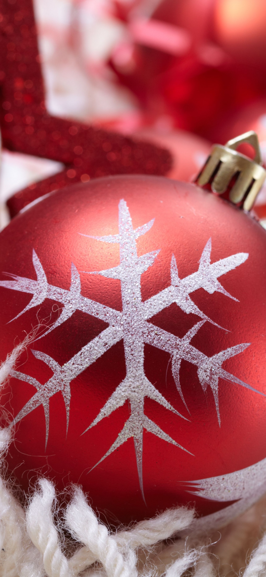 New Year, Christmas Day, Christmas Ornament, Christmas Decoration, Christmas. Wallpaper in 1125x2436 Resolution