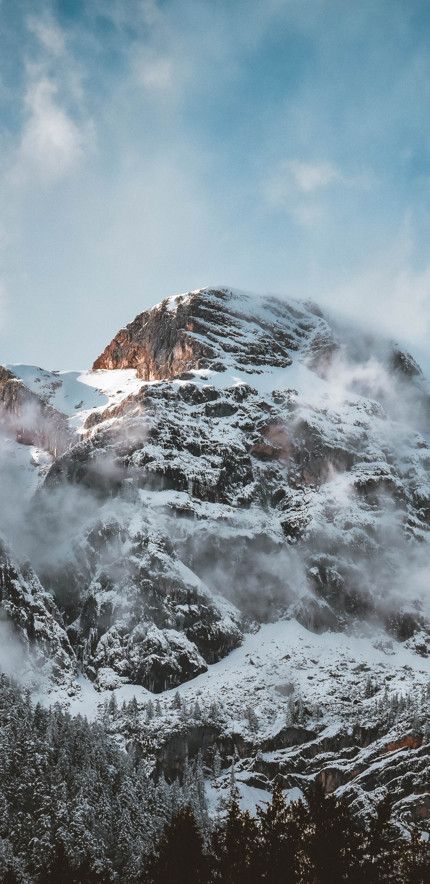 Gipfel, Cloud, Bergigen Landschaftsformen, Rock, Bergkette. Wallpaper in 1440x2960 Resolution