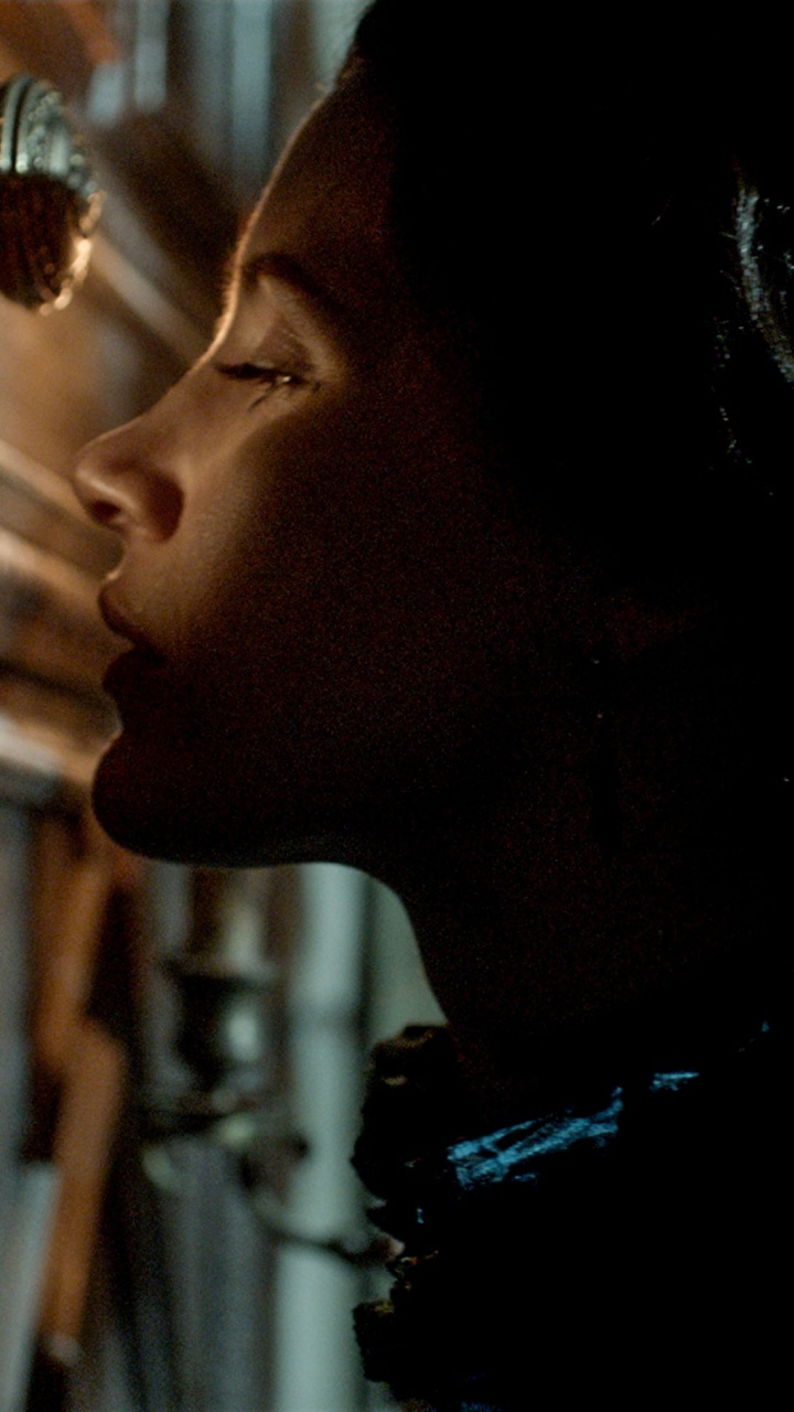 Woman in Black and White Floral Shirt. Wallpaper in 720x1280 Resolution