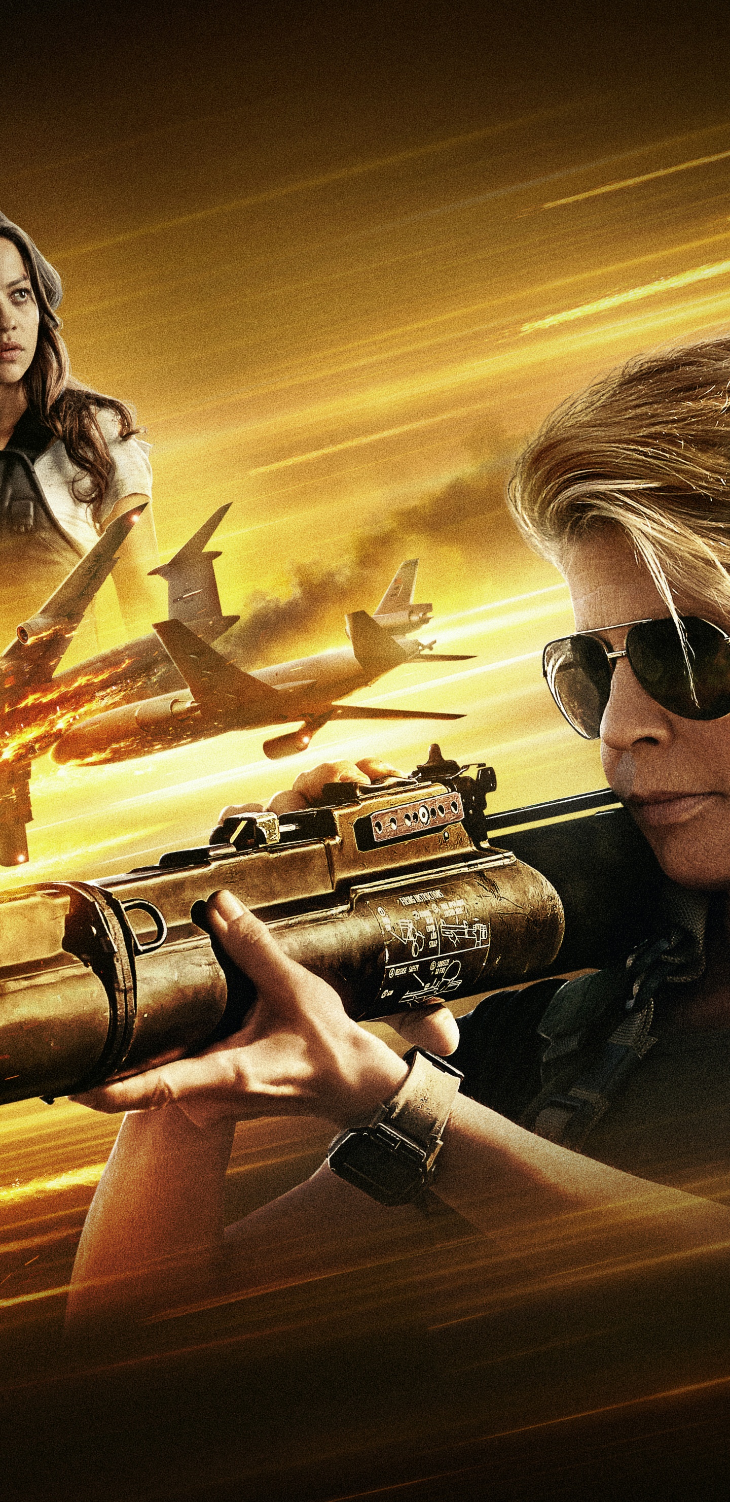 Frau in Schwarz Gerahmter Brille Mit Silberner Röhre. Wallpaper in 1440x2960 Resolution