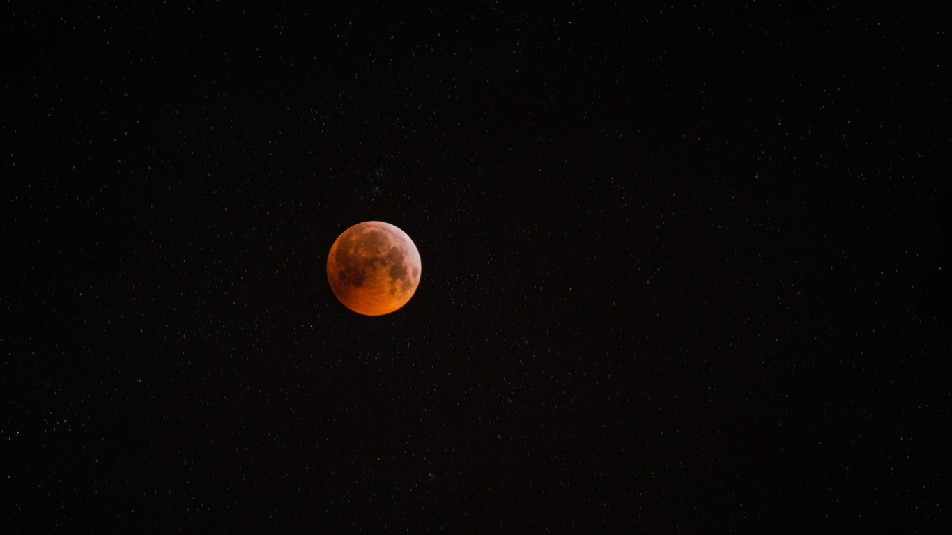 Pleine Lune Dans le Ciel. Wallpaper in 1366x768 Resolution