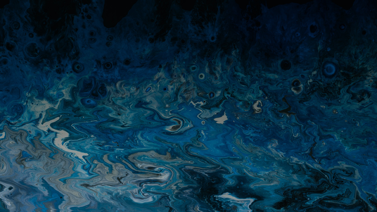 Blaues Wasser Mit Schwarzem Hintergrund. Wallpaper in 1280x720 Resolution