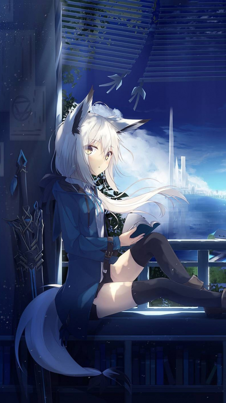 Femme en Chemise Noire Assise Sur Une Chaise Noire. Wallpaper in 750x1334 Resolution