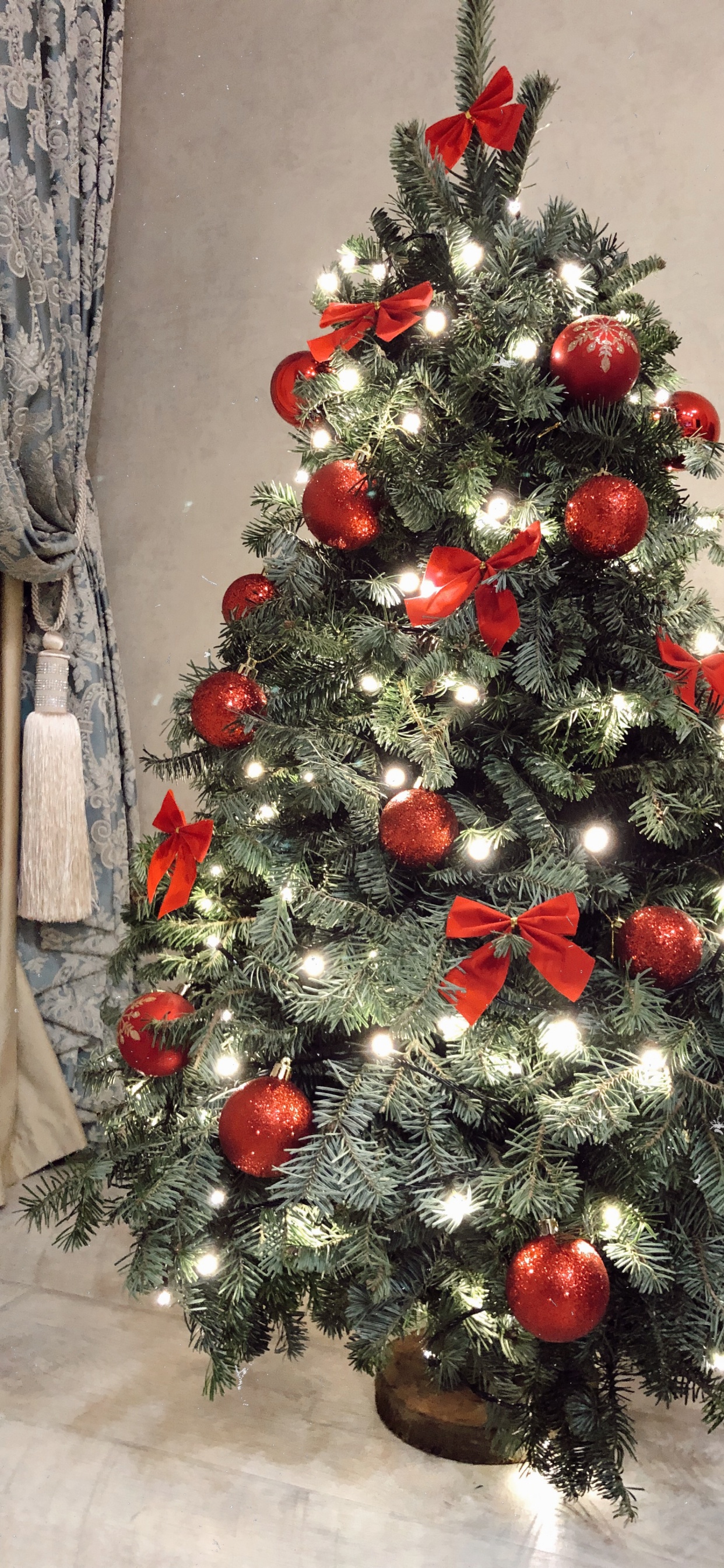 Christmas Tree, Christmas Day, Spruce, Christmas Decoration, Interior Design. Wallpaper in 1242x2688 Resolution