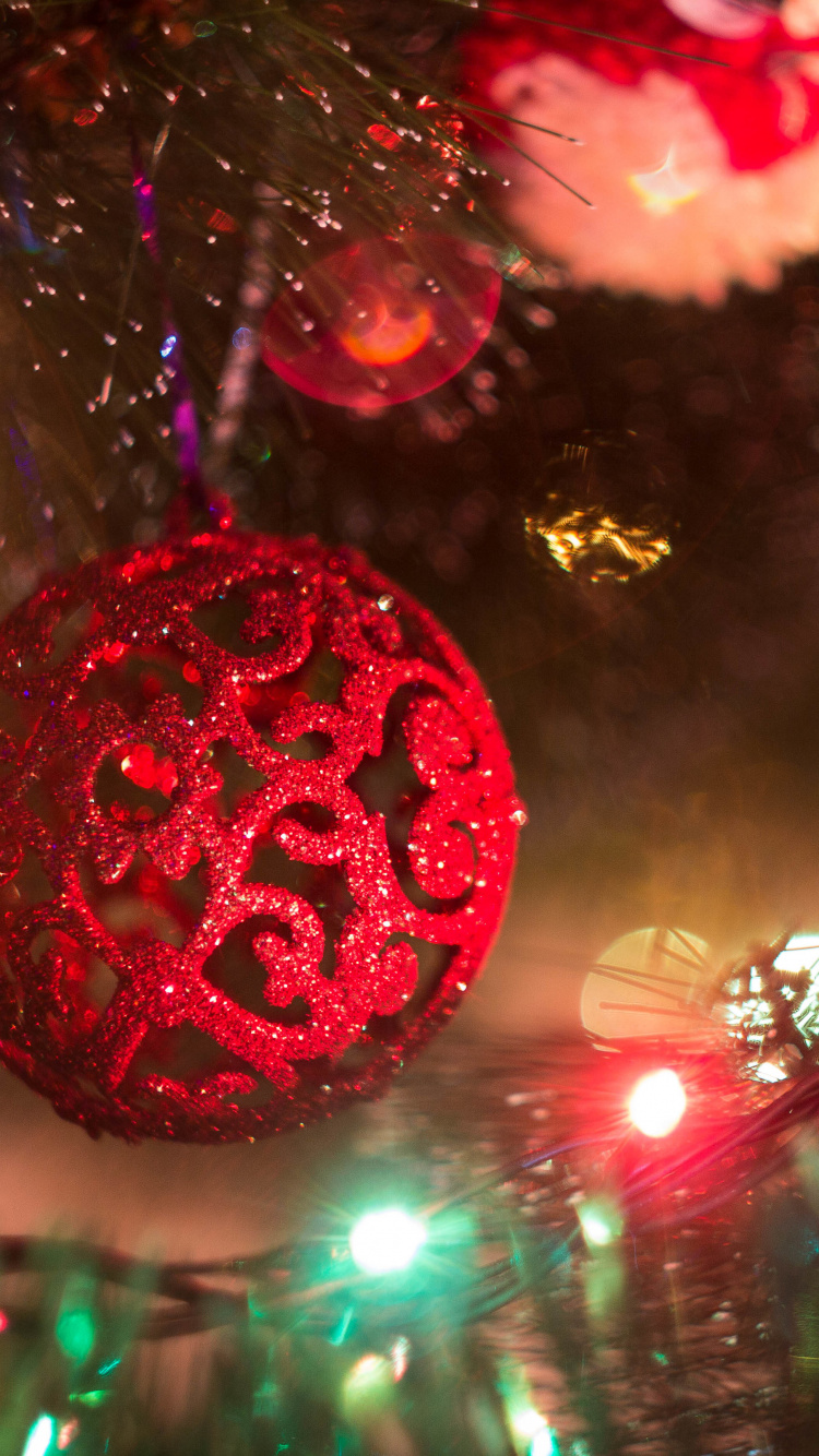 Nouvelle Année, Le Jour De Noël, Guirlande, Arbre de Noël, Ornement de Noël. Wallpaper in 750x1334 Resolution