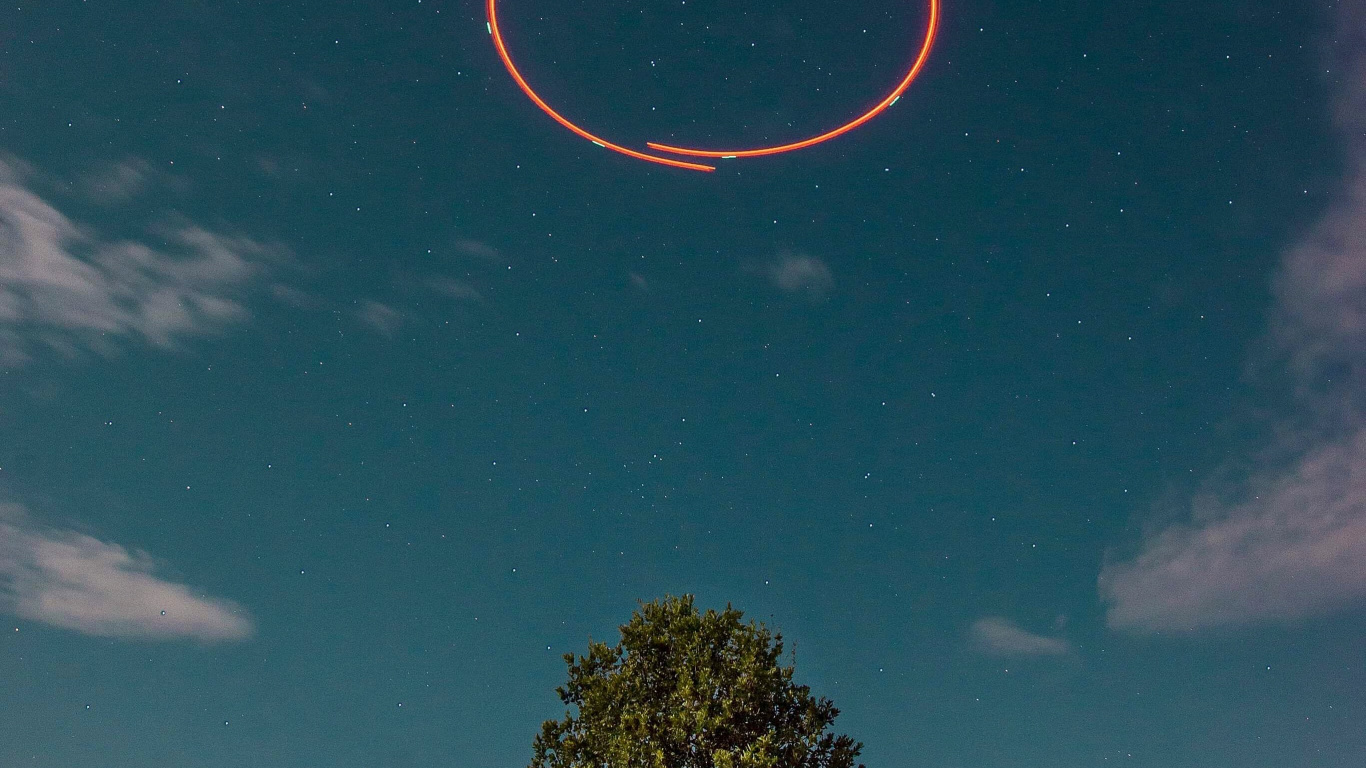 Horizont, Kosmos, Universum, Apple, Unidentified Flying Object. Wallpaper in 1366x768 Resolution