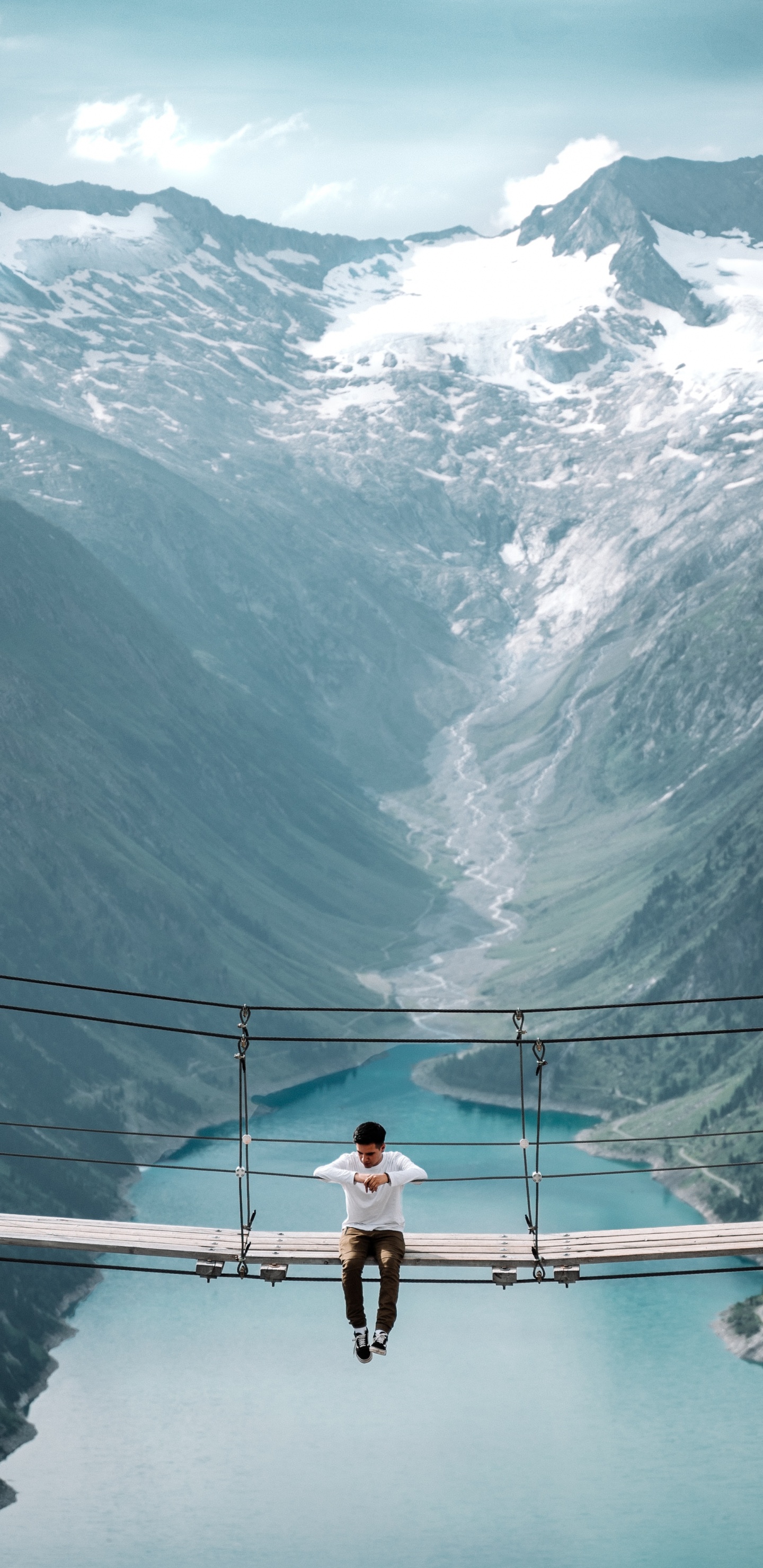 Gletscher-landform, Fjord, Bergigen Landschaftsformen, Reflexion, Hängebrücke. Wallpaper in 1440x2960 Resolution