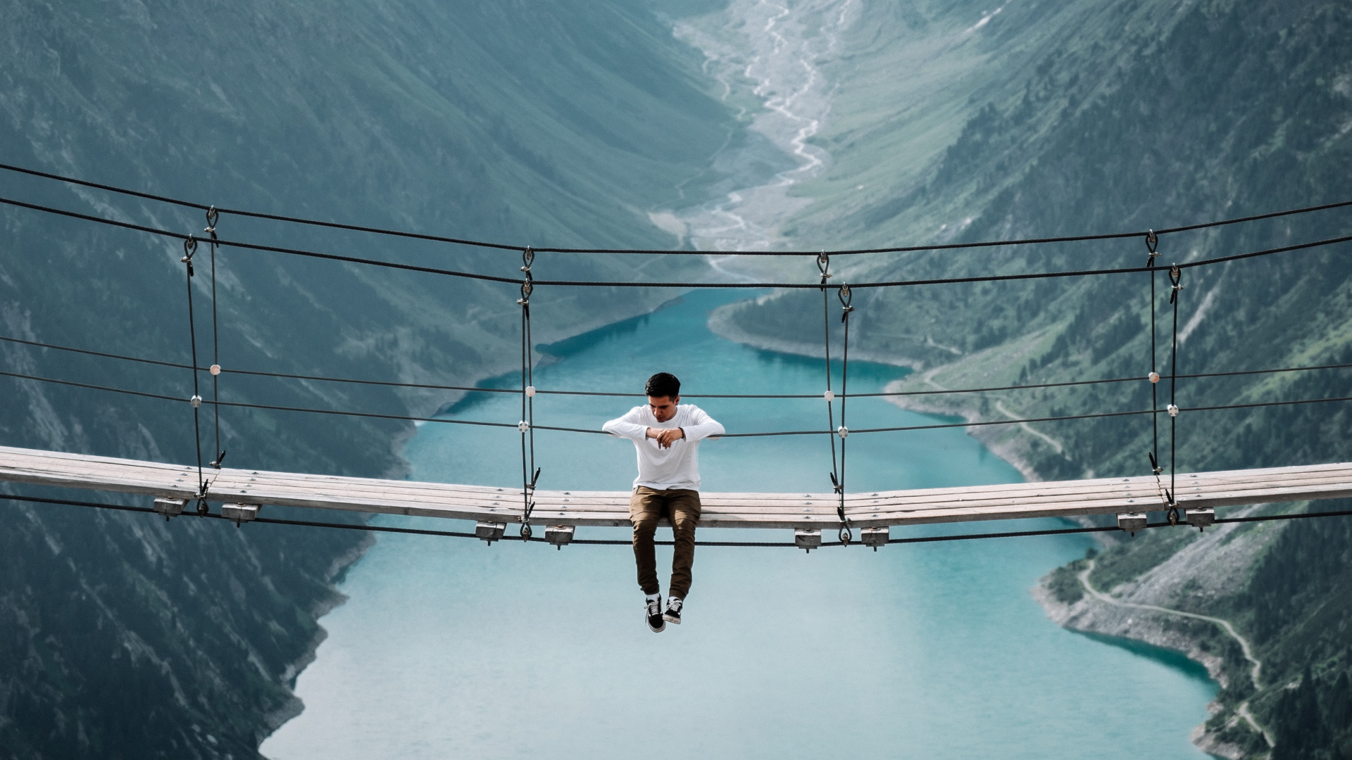 Gletscher-landform, Fjord, Bergigen Landschaftsformen, Reflexion, Hängebrücke. Wallpaper in 1920x1080 Resolution