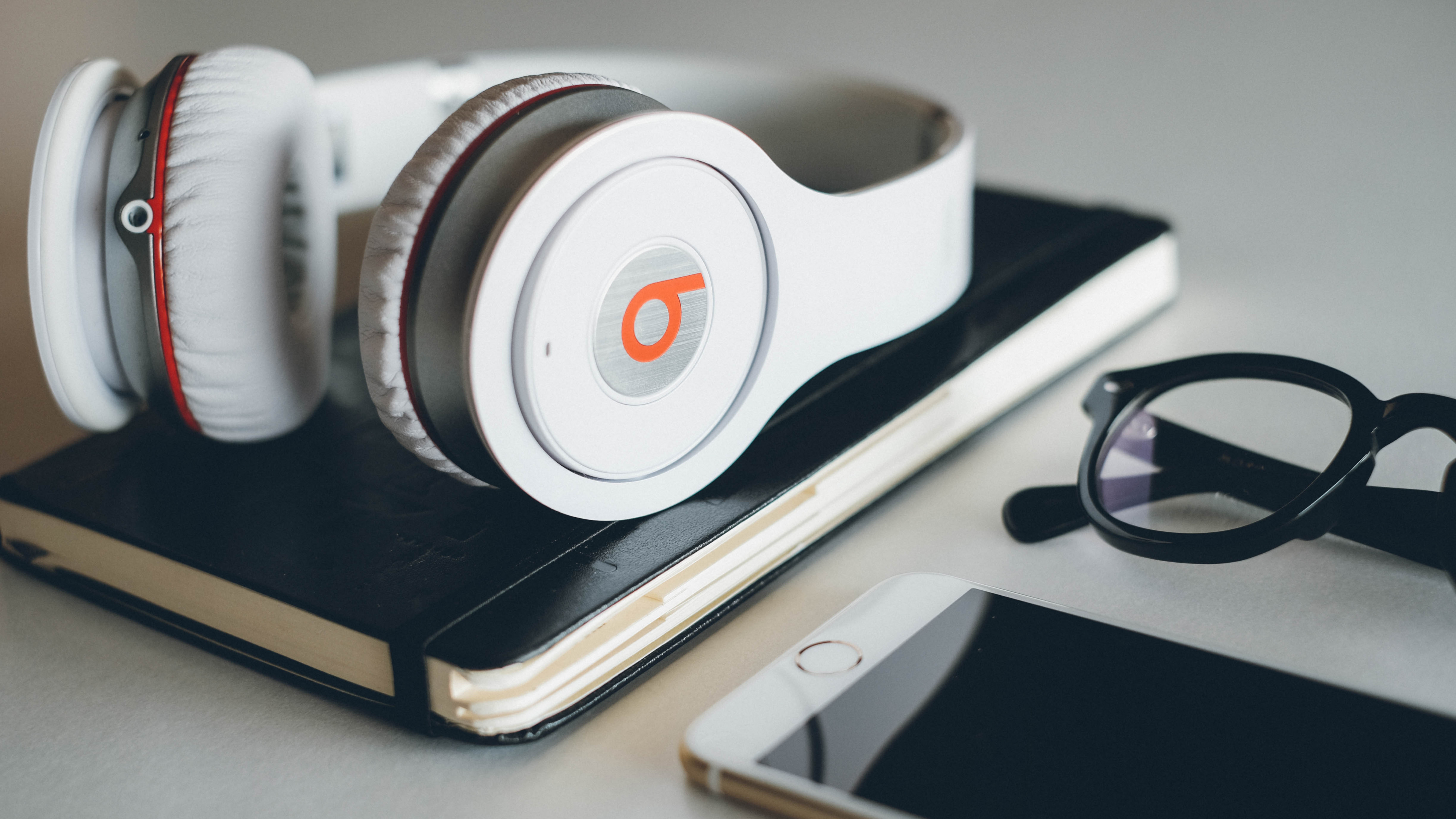 Beats Electronics, Gadget, L'équipement Audio, Electronics, Dispositif Électronique. Wallpaper in 3840x2160 Resolution