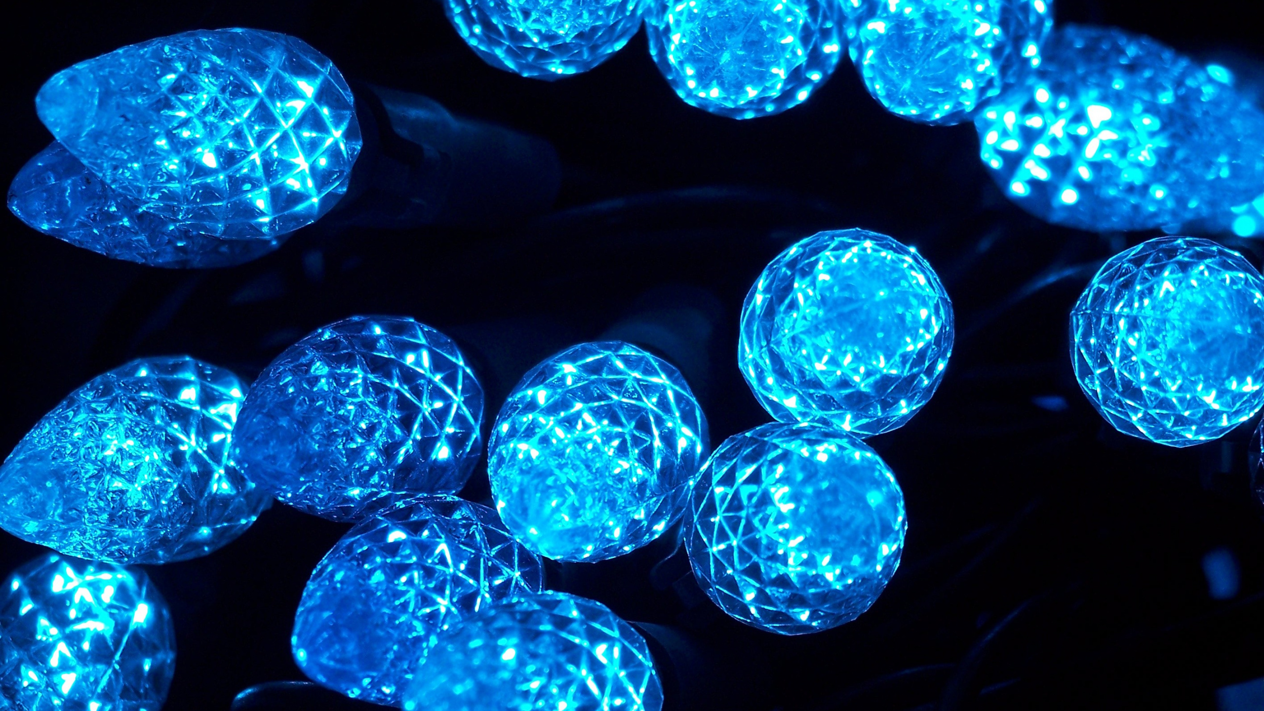 Luces de Navidad, El Día De Navidad, Luz, Decoración de la Navidad, Azul. Wallpaper in 2560x1440 Resolution