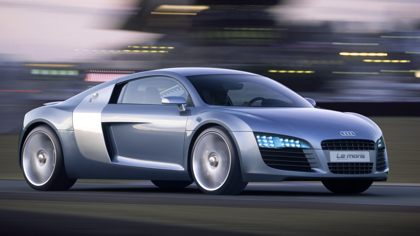 Porsche 911 Plateado en la Carretera Durante el Día. Wallpaper in 1366x768 Resolution