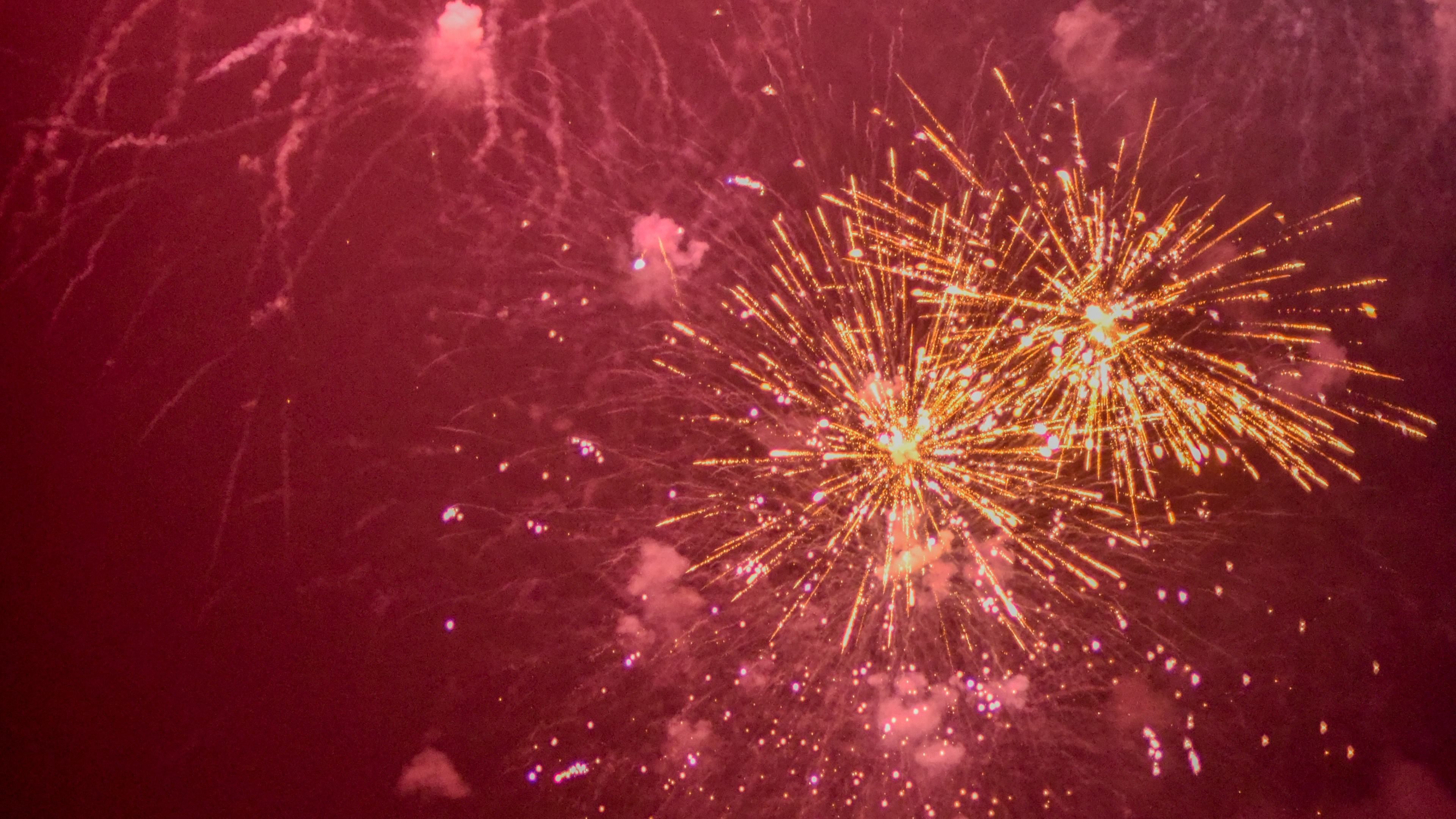 Artifice, le Jour de L'an, Red, Nuit, Pink. Wallpaper in 3840x2160 Resolution