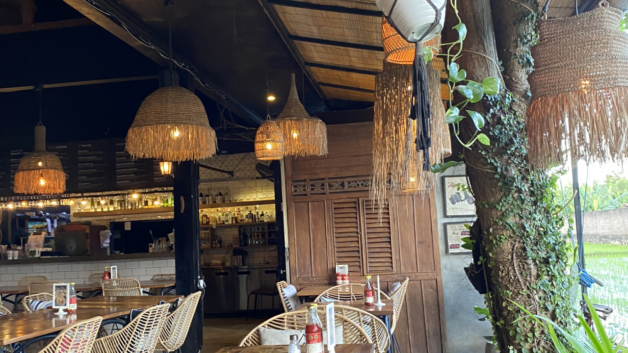 Tabla, Mueble, Luminaria, Mesa al Aire Libre, Restaurante. Wallpaper in 1280x720 Resolution