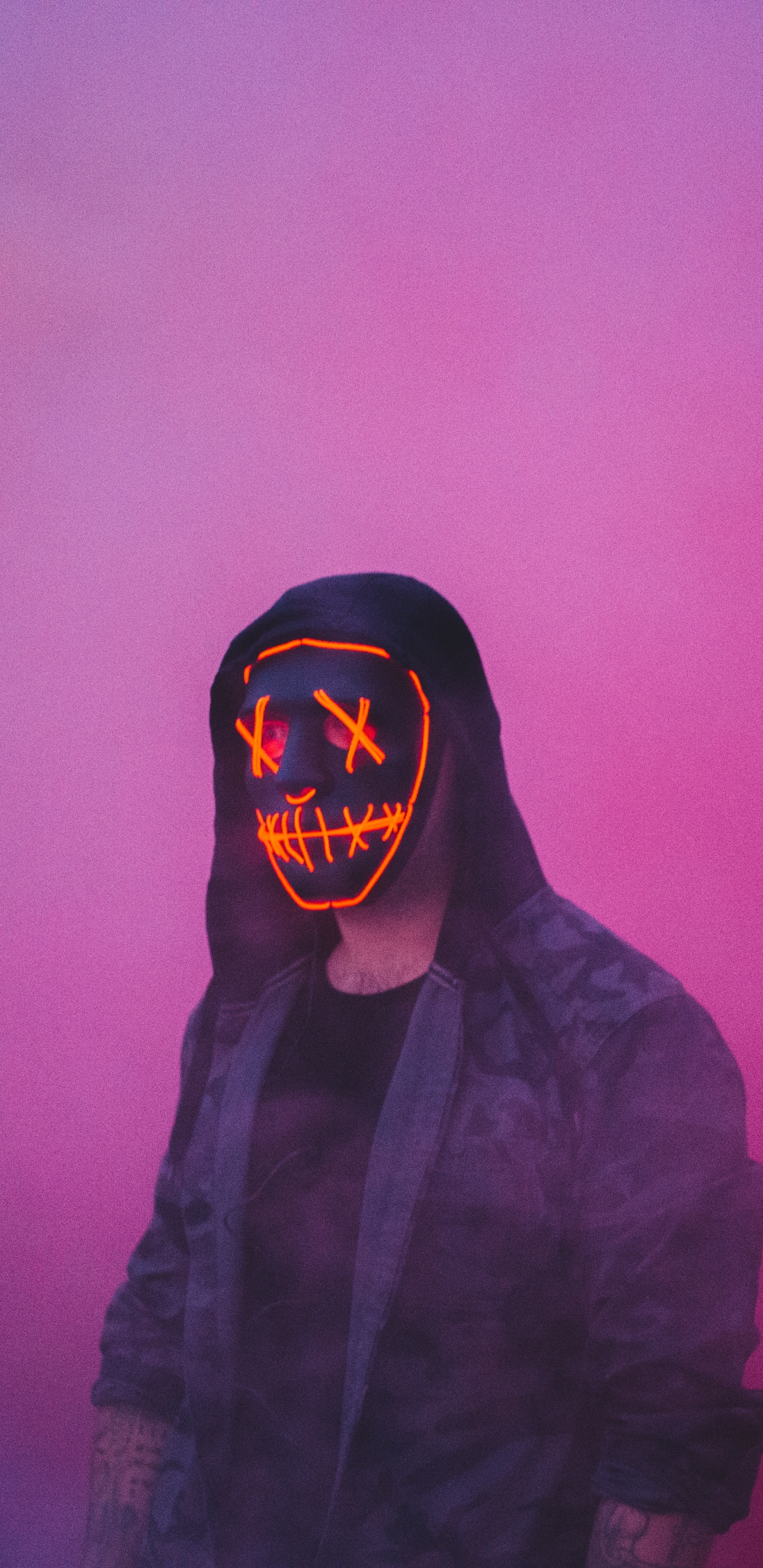 Man in Black Hoodie Wearing Black Goggles. Wallpaper in 1440x2960 Resolution