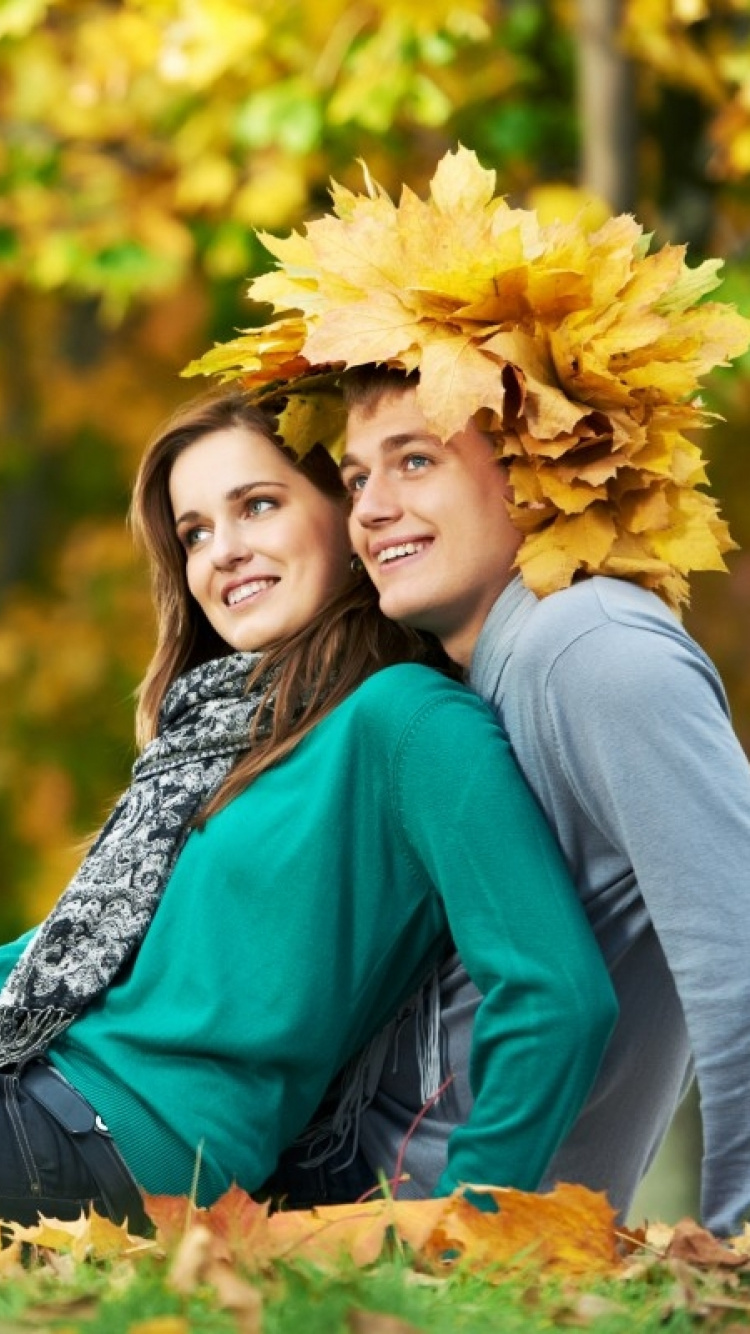 Couple, Les Gens Dans la Nature, Nature, Jaune, Feuille. Wallpaper in 750x1334 Resolution