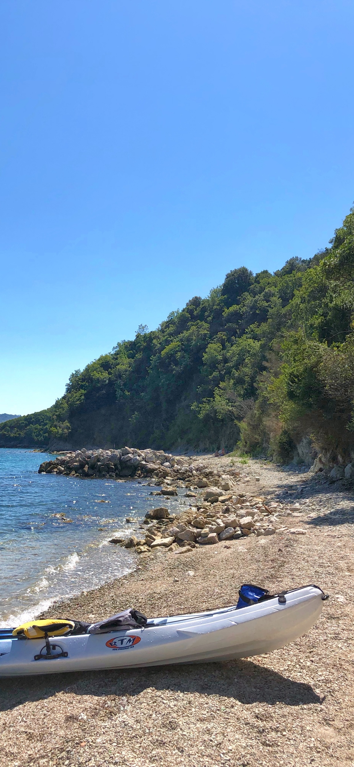 Montenegro, Seekajak, Wasserfahrzeug, Boot, Küste. Wallpaper in 1242x2688 Resolution
