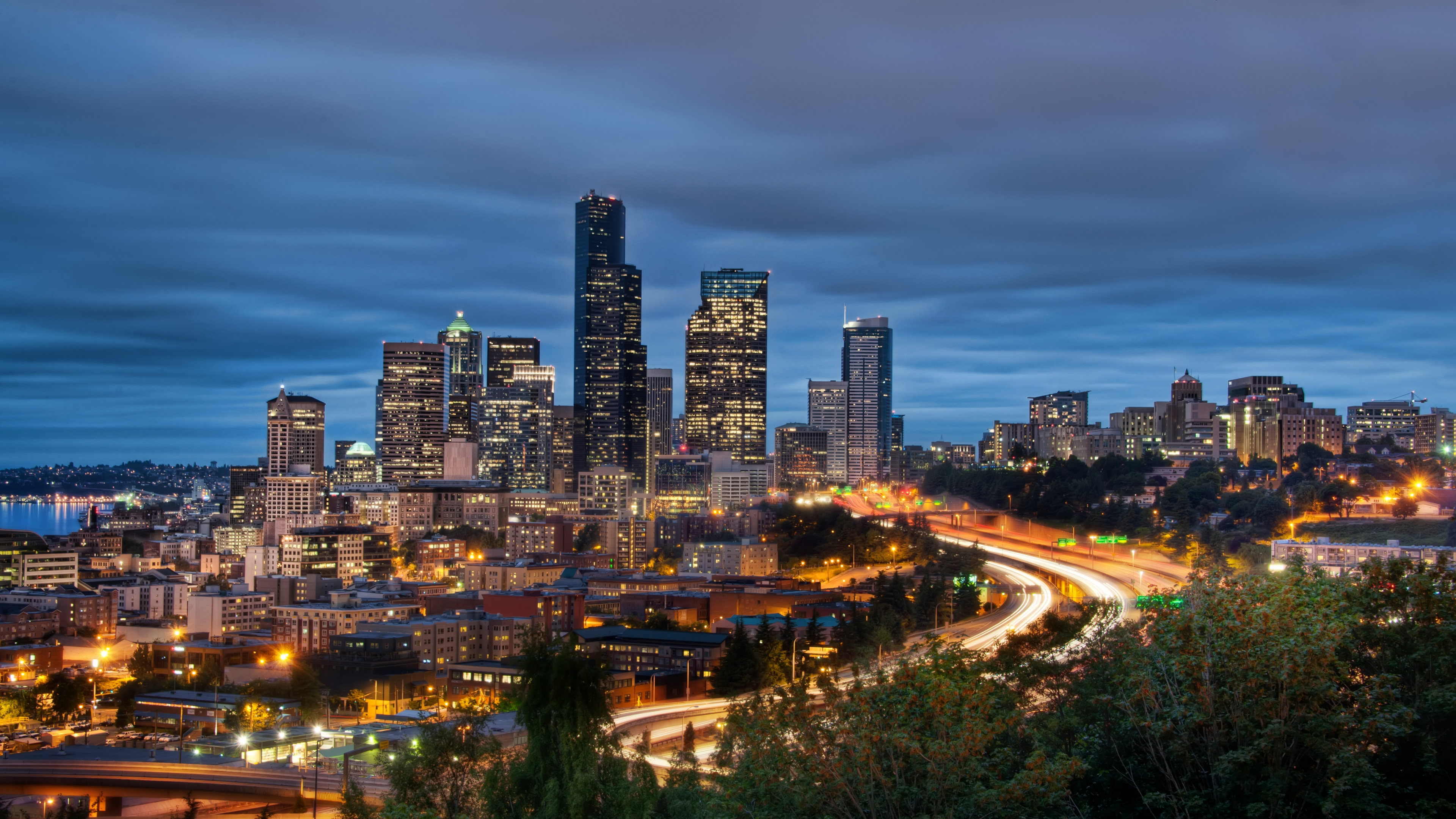 City Lights During Night Time. Wallpaper in 3840x2160 Resolution