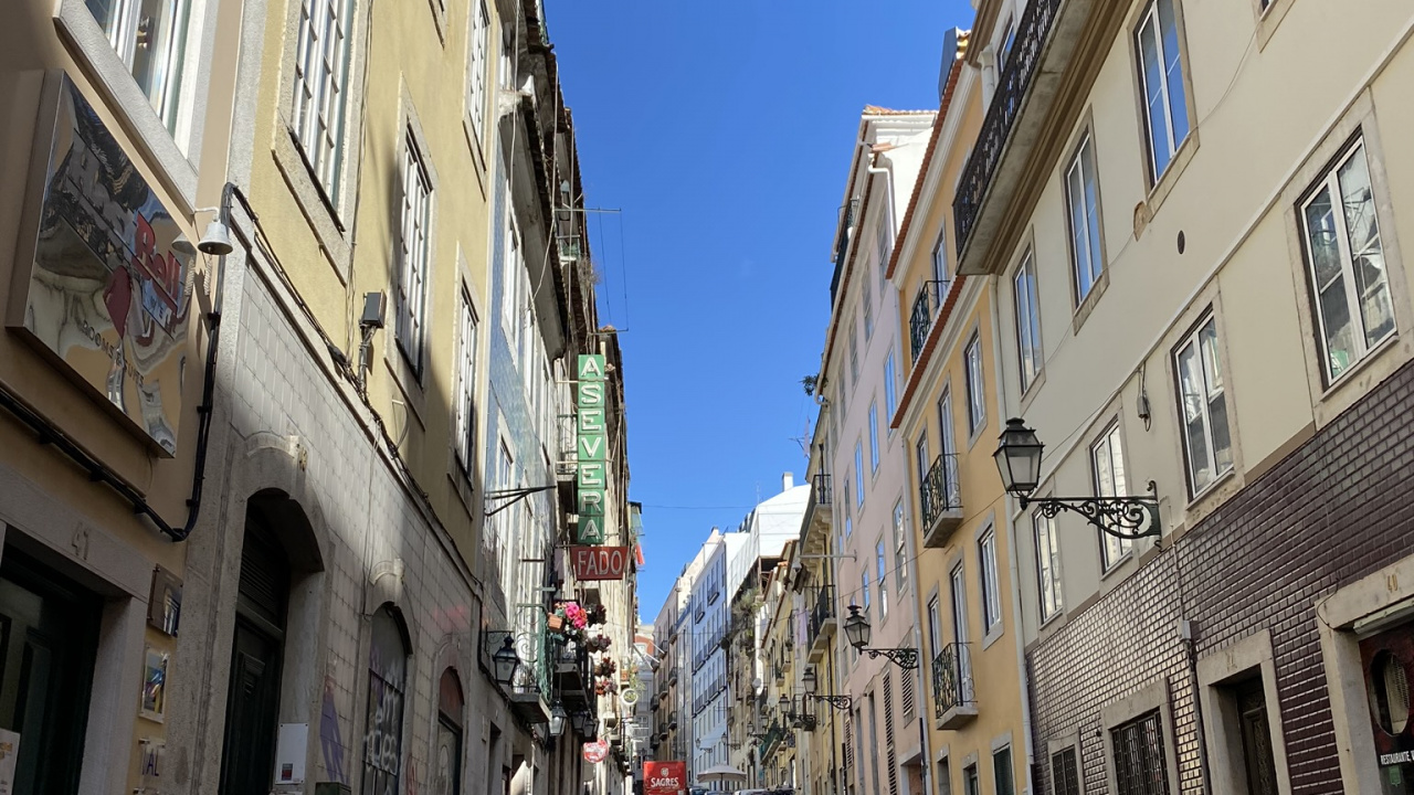 Ruelle, Route, Blue, Ville, Fenêtre. Wallpaper in 1280x720 Resolution