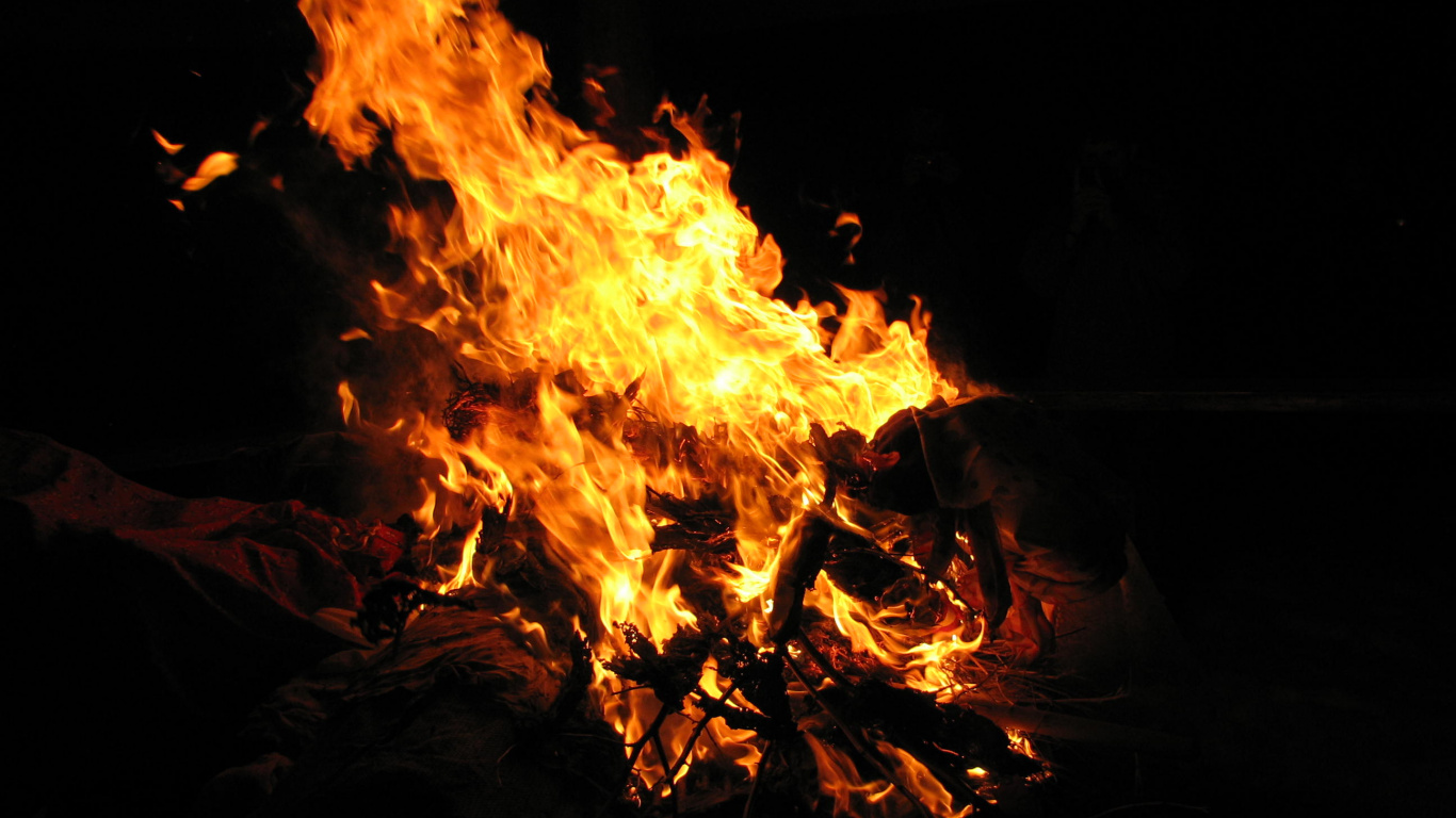 Fire in The Dark During Night Time. Wallpaper in 1366x768 Resolution