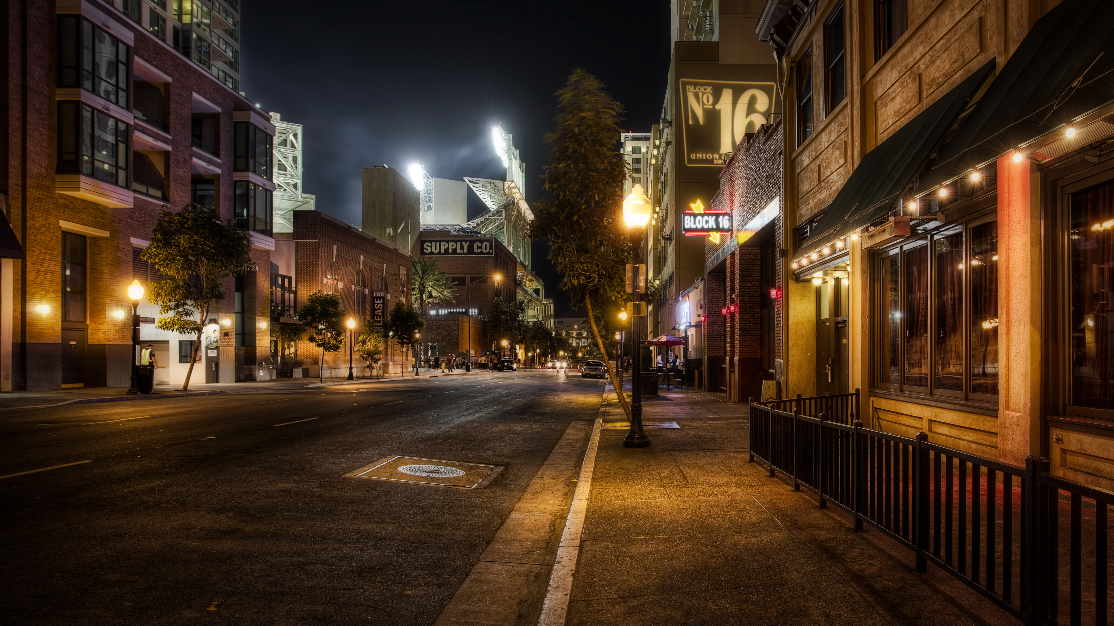 Lighted Street Lights on The Street During Night Time. Wallpaper in 3840x2160 Resolution