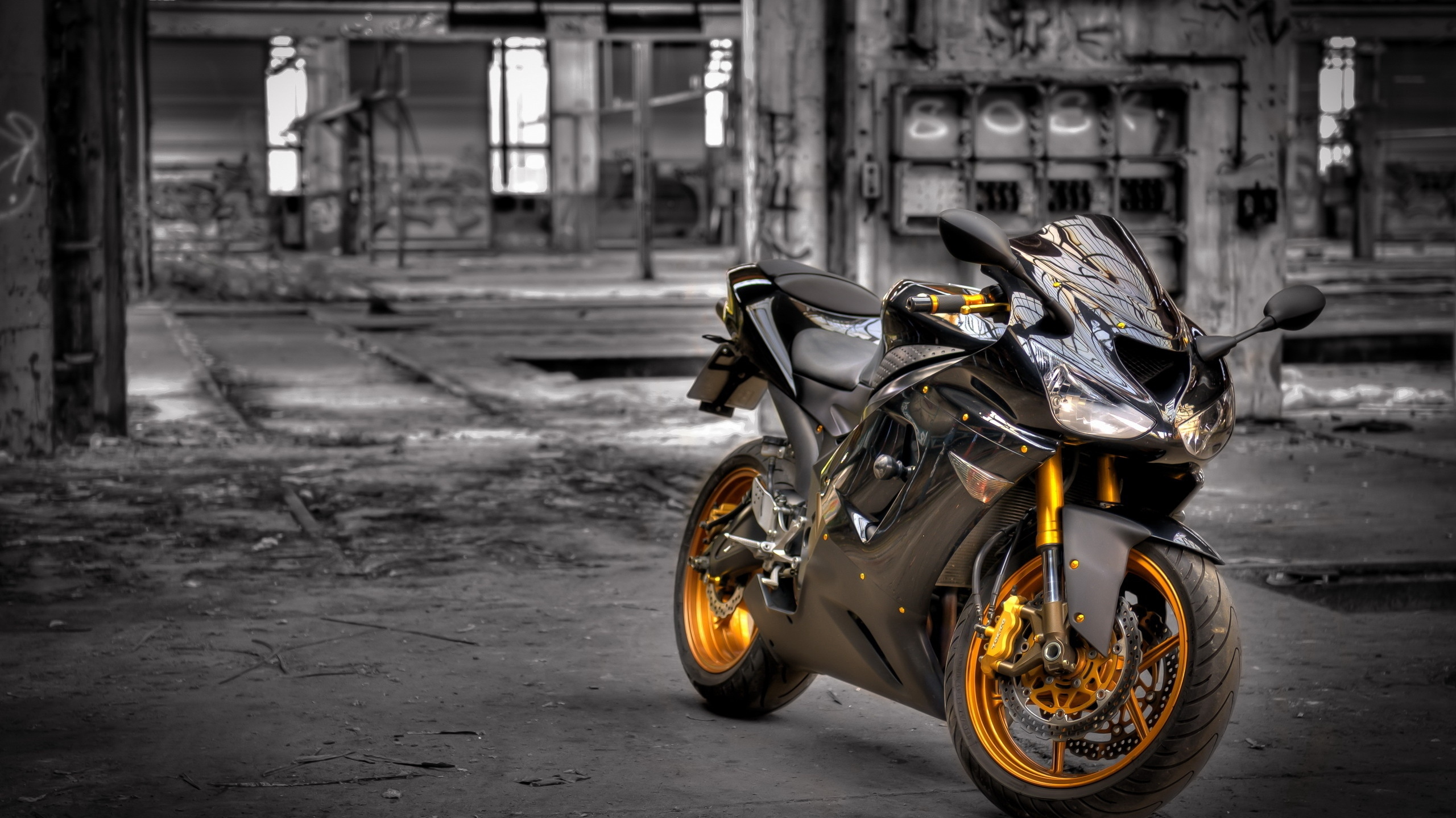 Grayscale Photo of Sports Bike Parked on Sidewalk. Wallpaper in 2560x1440 Resolution