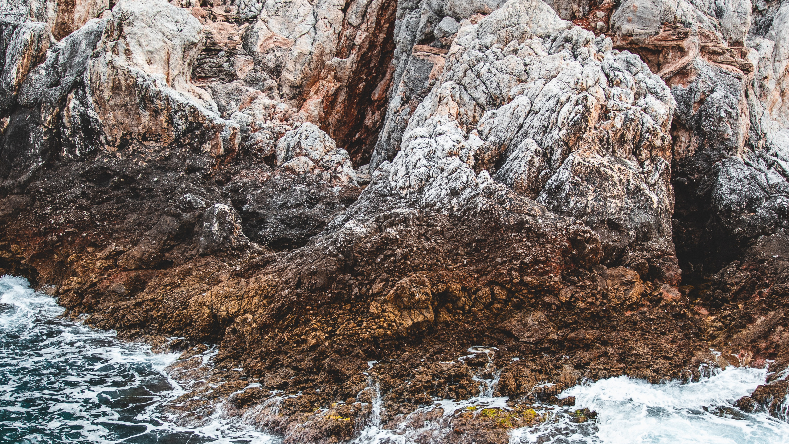 Geologie, Welle, Küste, Wasser, Rock. Wallpaper in 2560x1440 Resolution