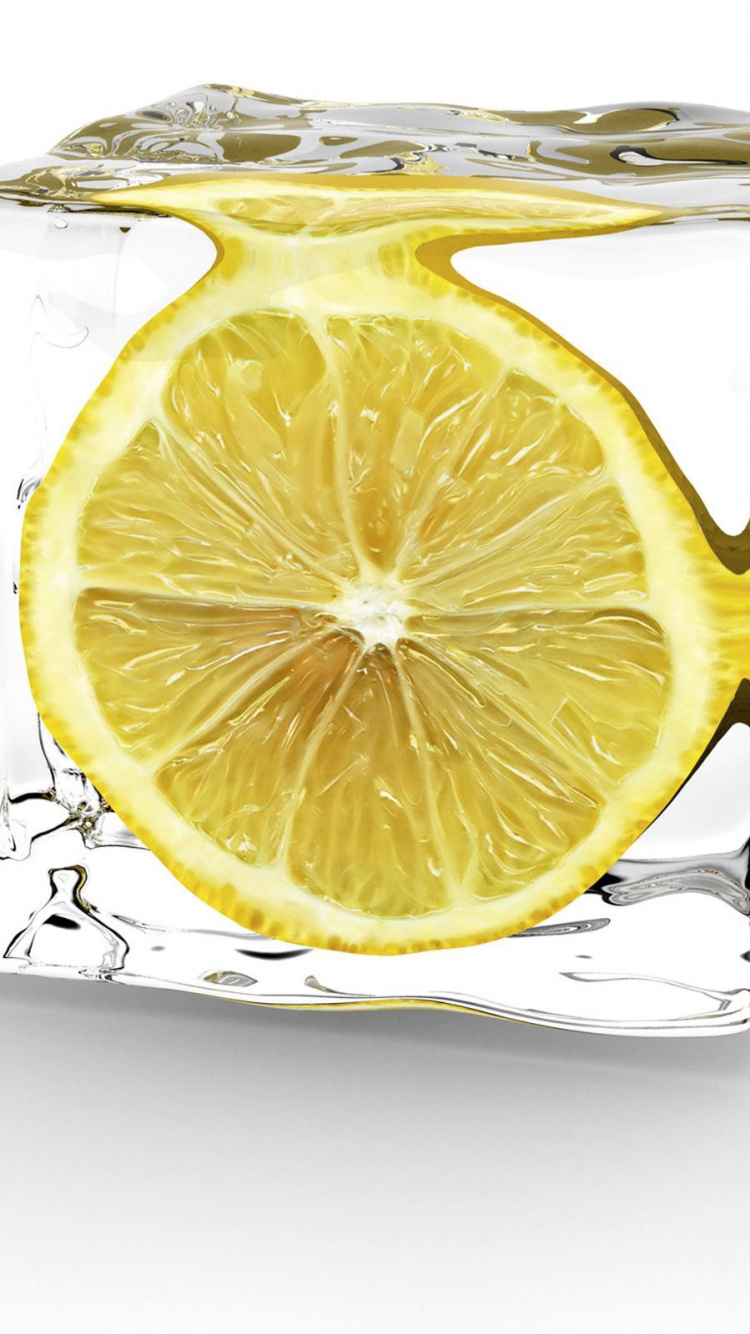 Citron Tranché Dans un Récipient en Verre Transparent. Wallpaper in 750x1334 Resolution