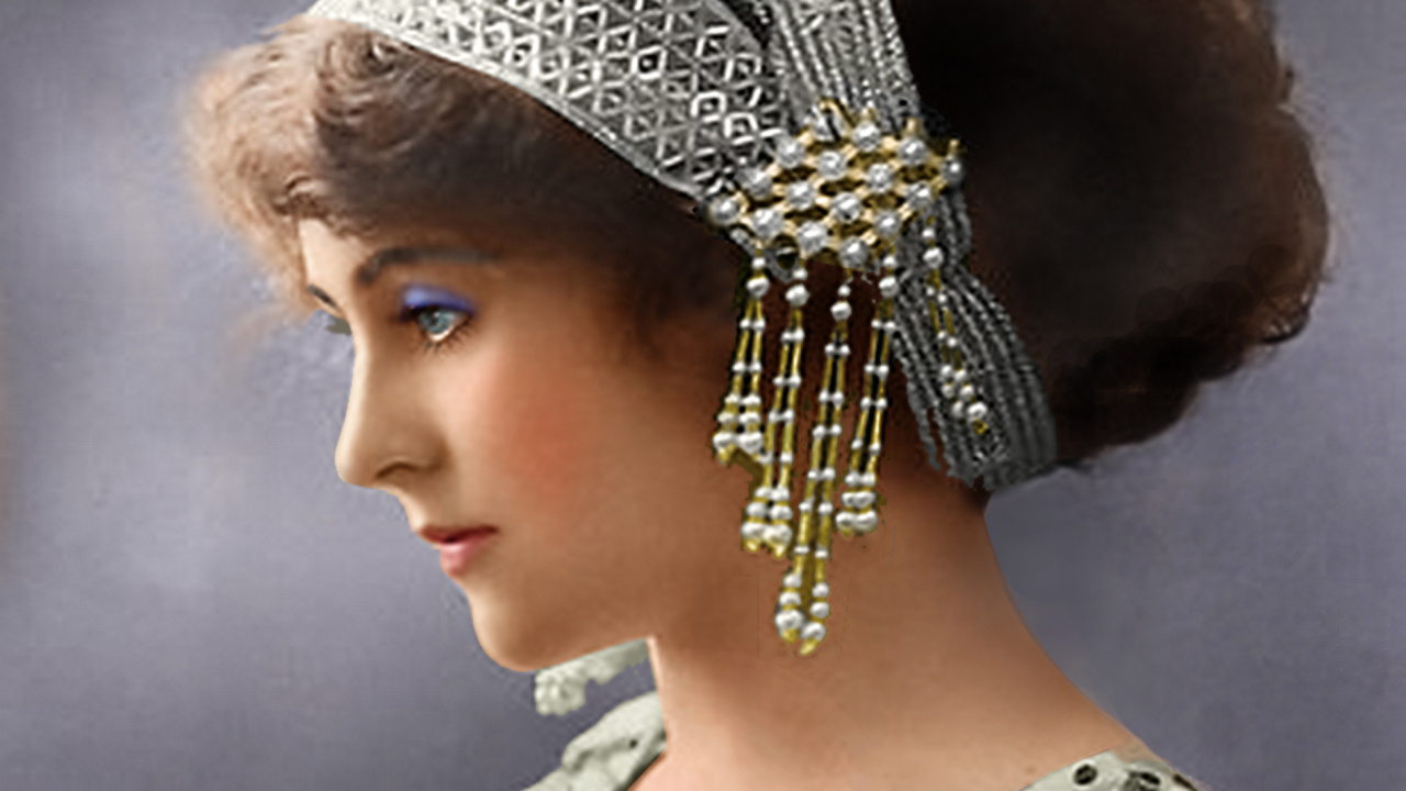 Femme en Robe Blanche Portant un Chapeau Blanc et Noir. Wallpaper in 1280x720 Resolution