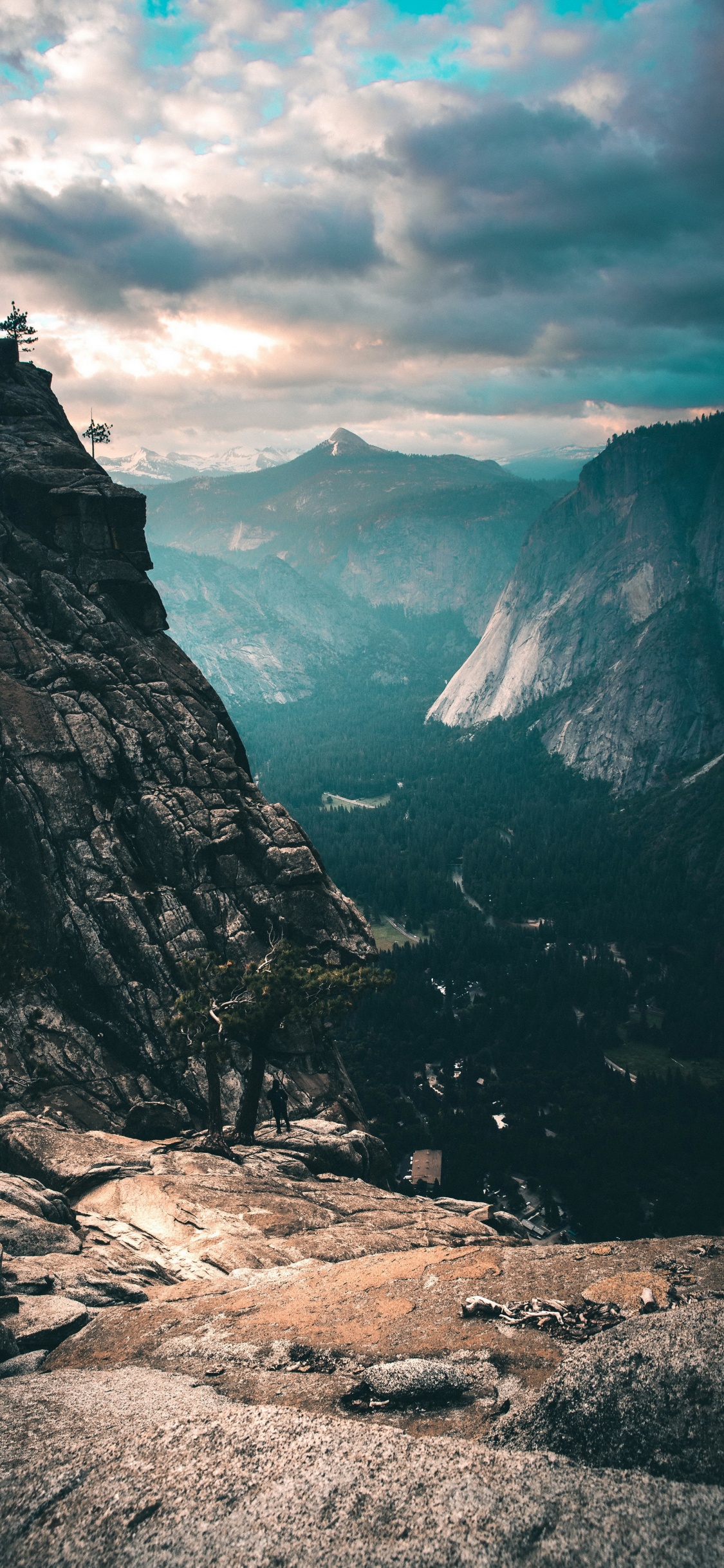 Cloud, Atmosphäre, Naturlandschaft, Hochland, Sonnenlicht. Wallpaper in 1125x2436 Resolution