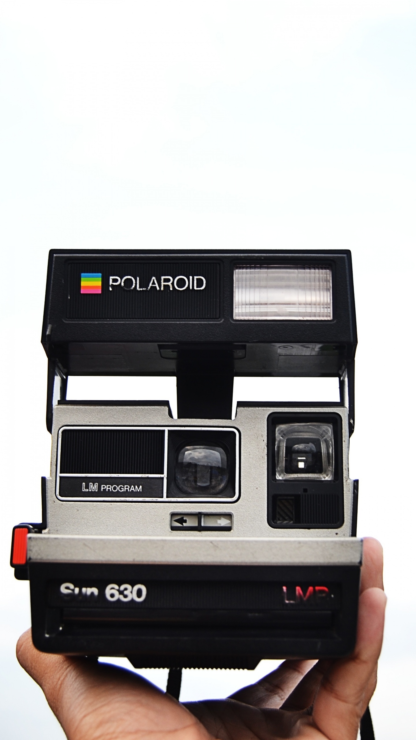 Schwarz-weiß Polaroid-Kamera. Wallpaper in 1440x2560 Resolution